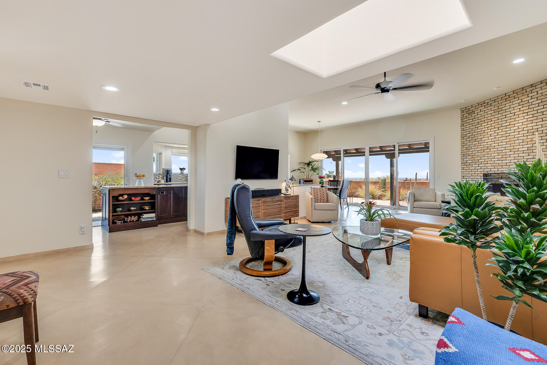 6800 E Pico Del Monte