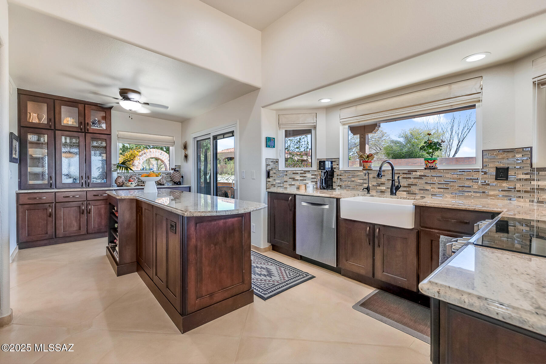 6800 E Pico Del Monte