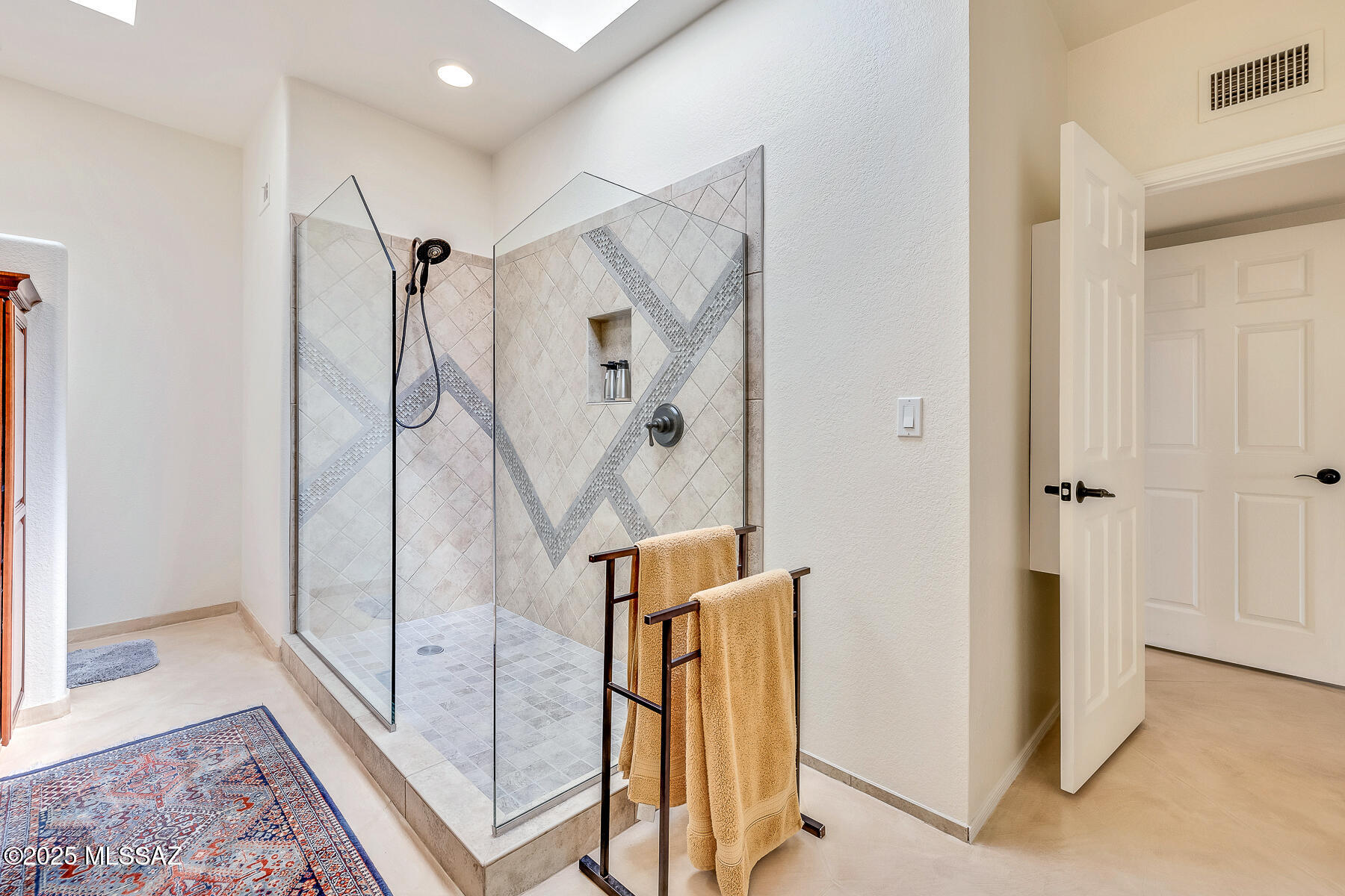 6800 E Pico Del Monte