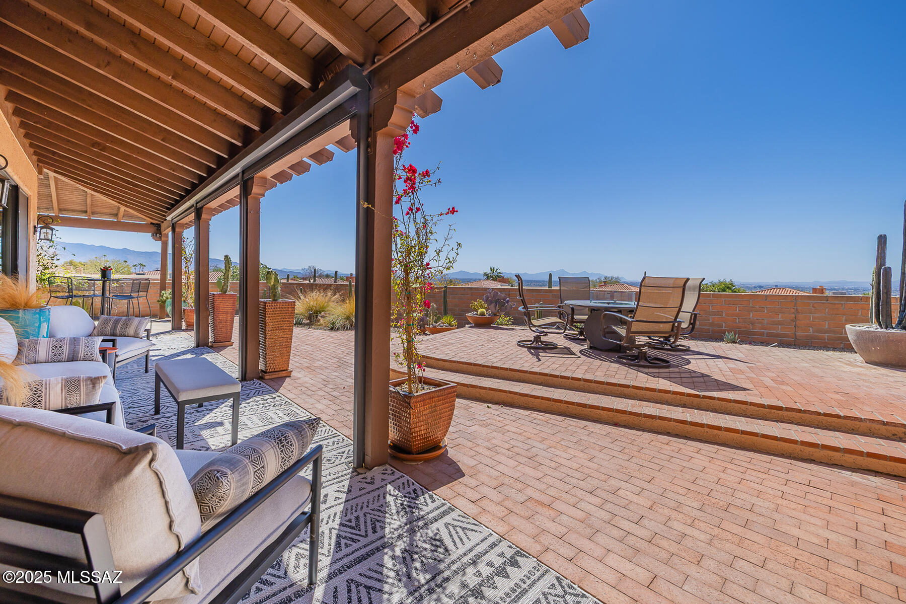 6800 E Pico Del Monte