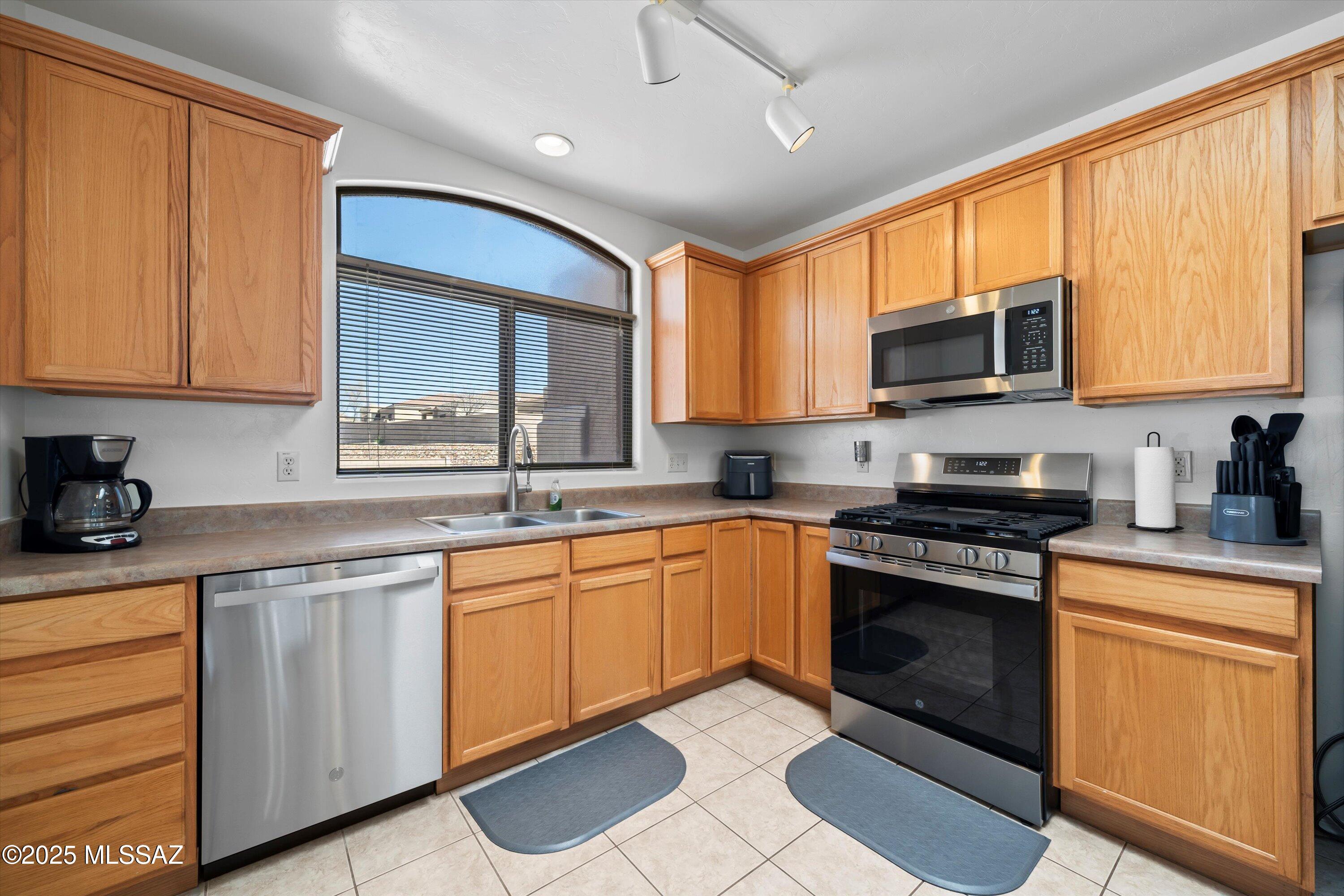 13596 E High Plains Ranch Street