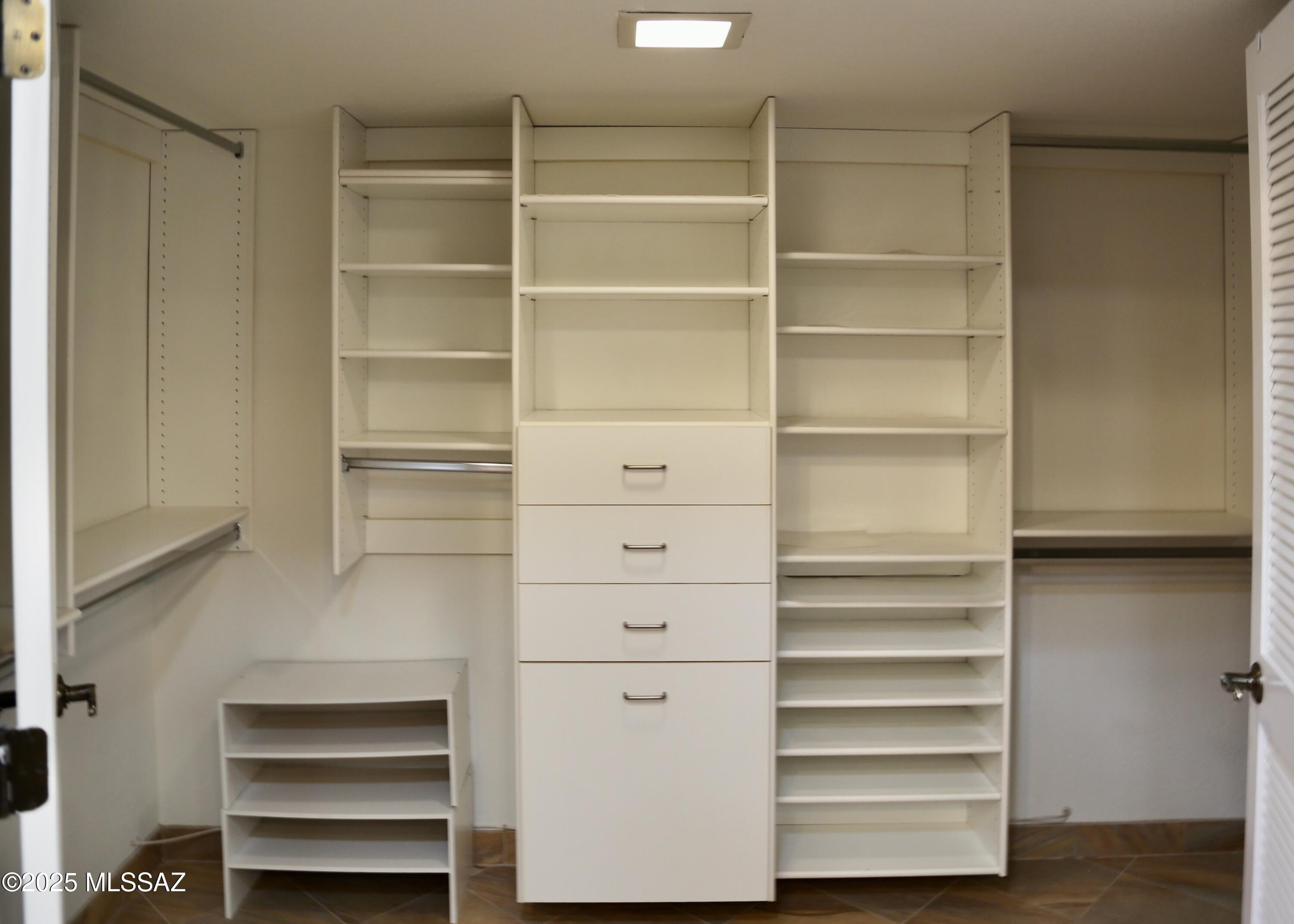 1263 N Via Ronda Oriente