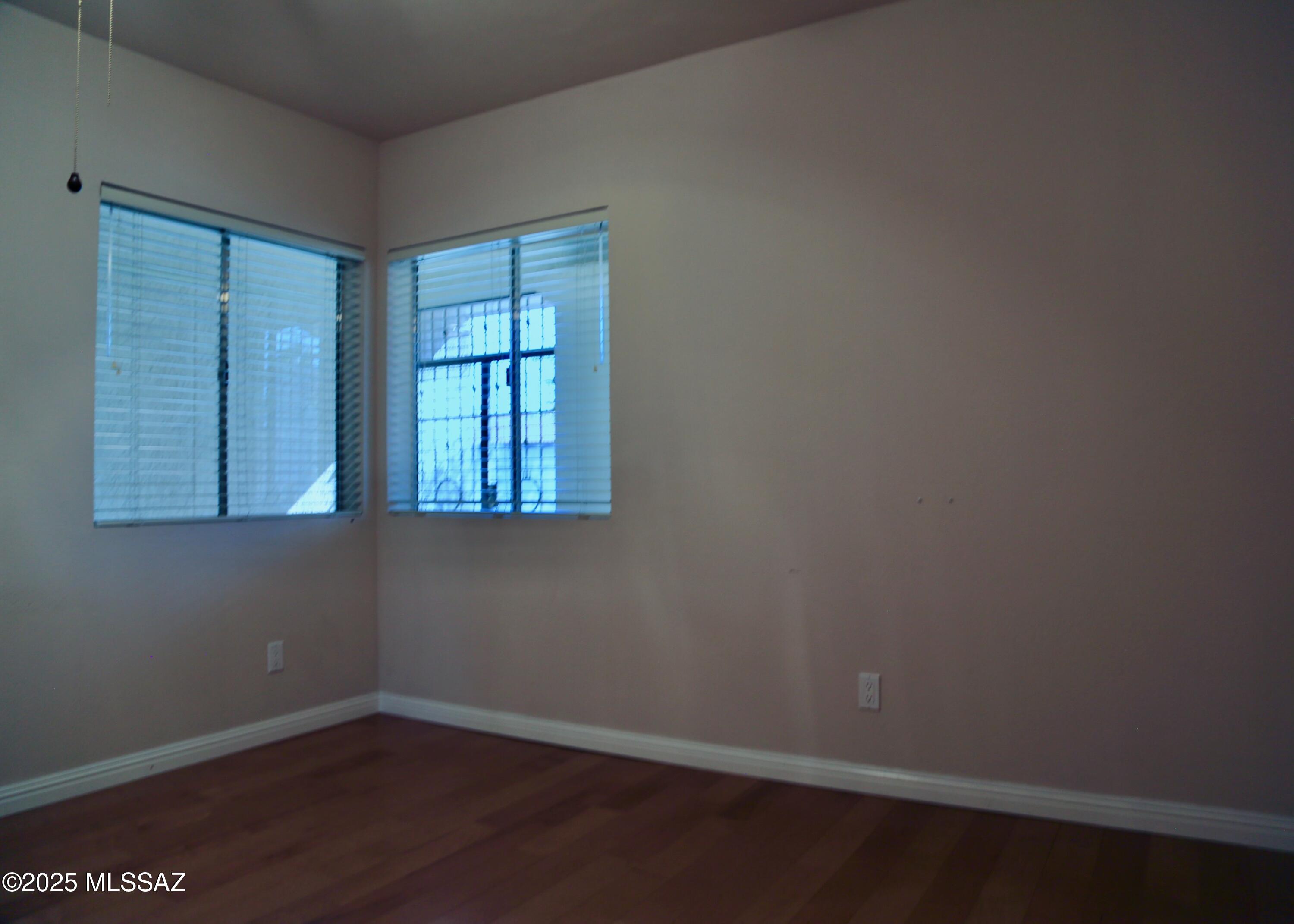 1263 N Via Ronda Oriente