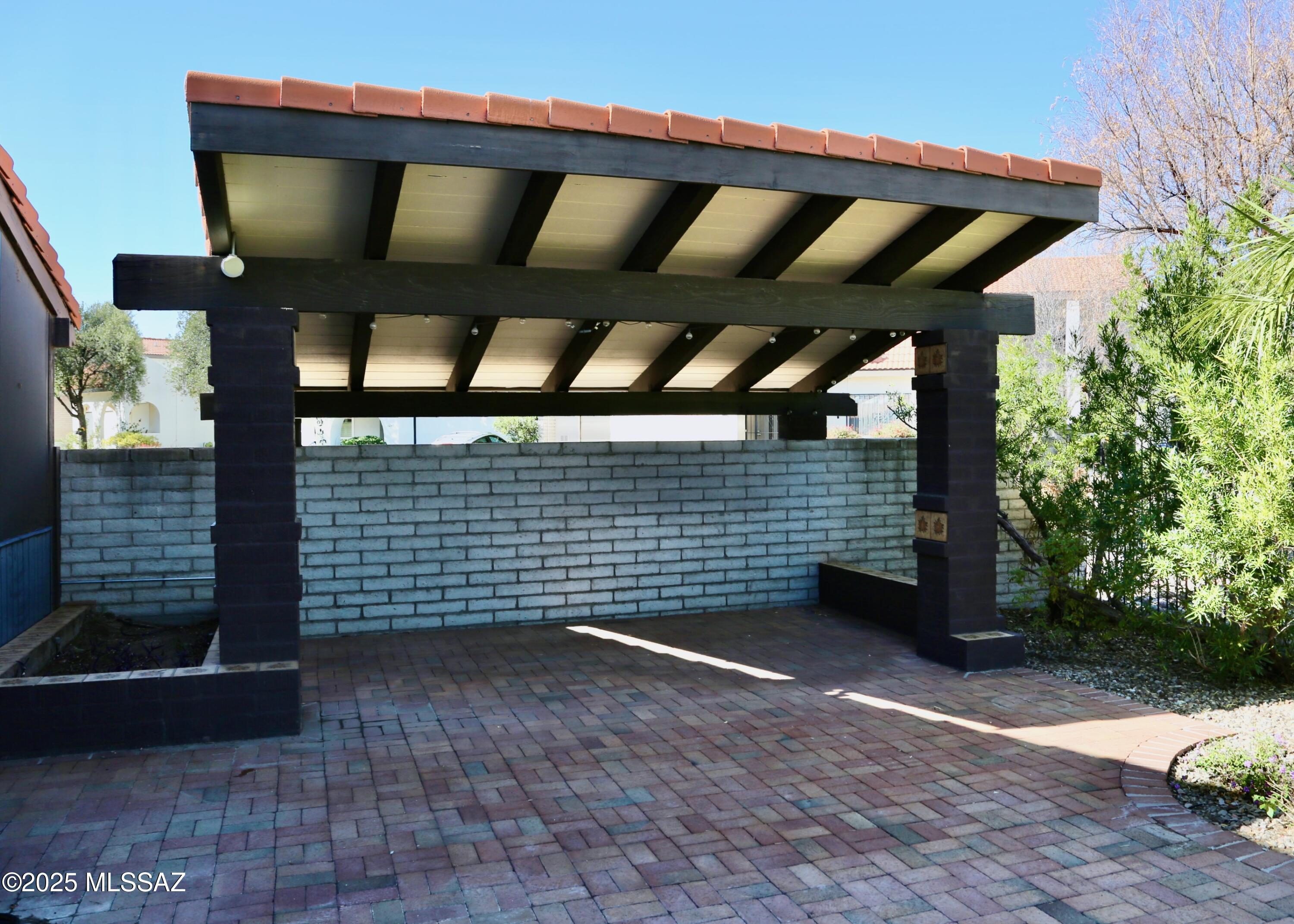 1263 N Via Ronda Oriente