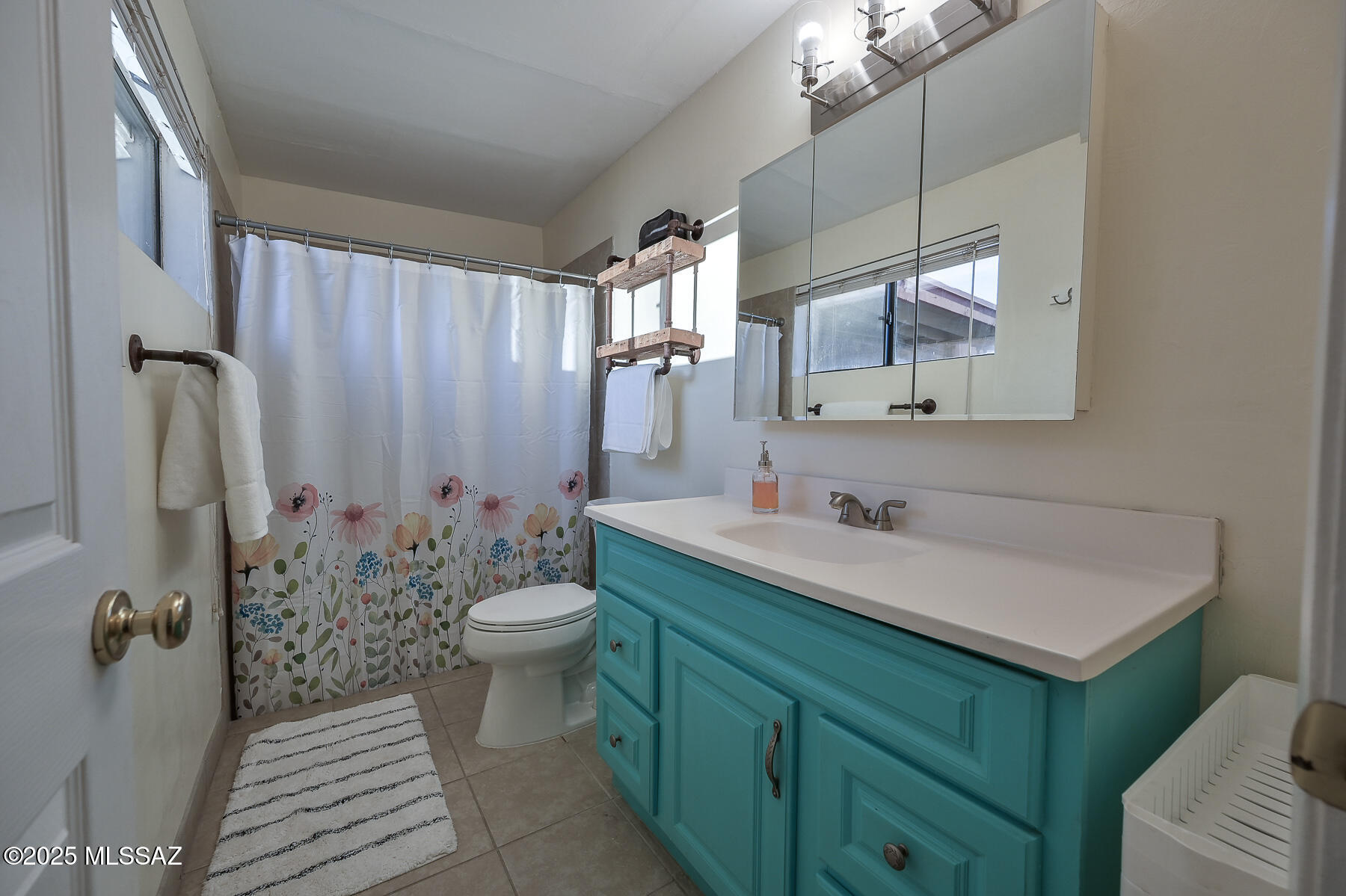 3801 N Tres Lomas Drive