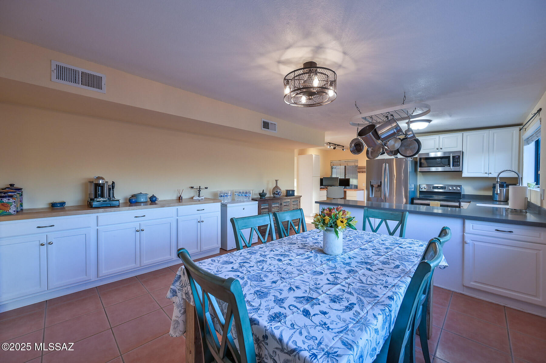 3801 N Tres Lomas Drive