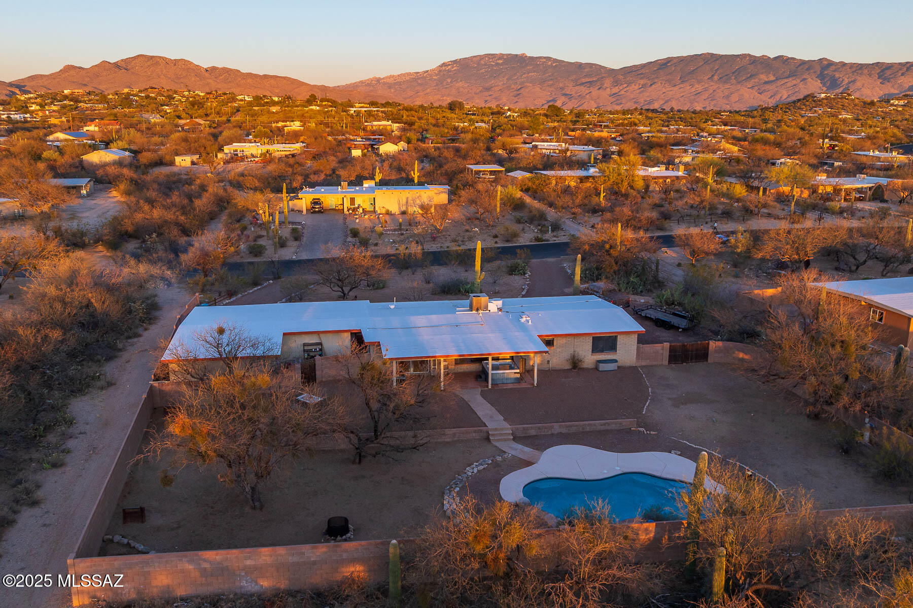 3801 N Tres Lomas Drive