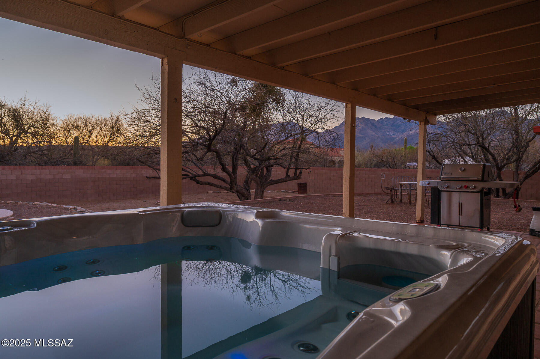 3801 N Tres Lomas Drive