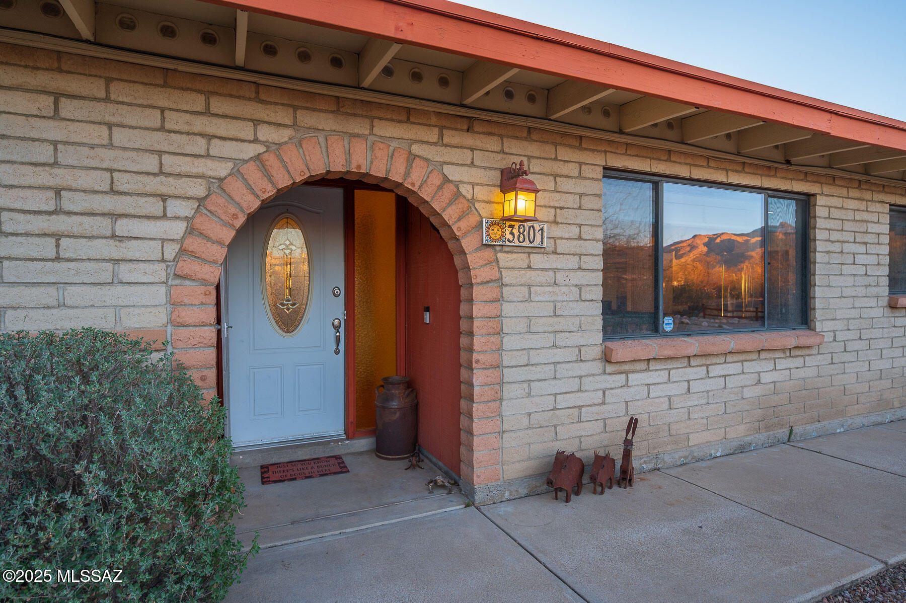 3801 N Tres Lomas Drive