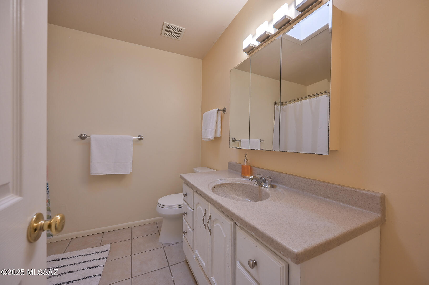 3801 N Tres Lomas Drive