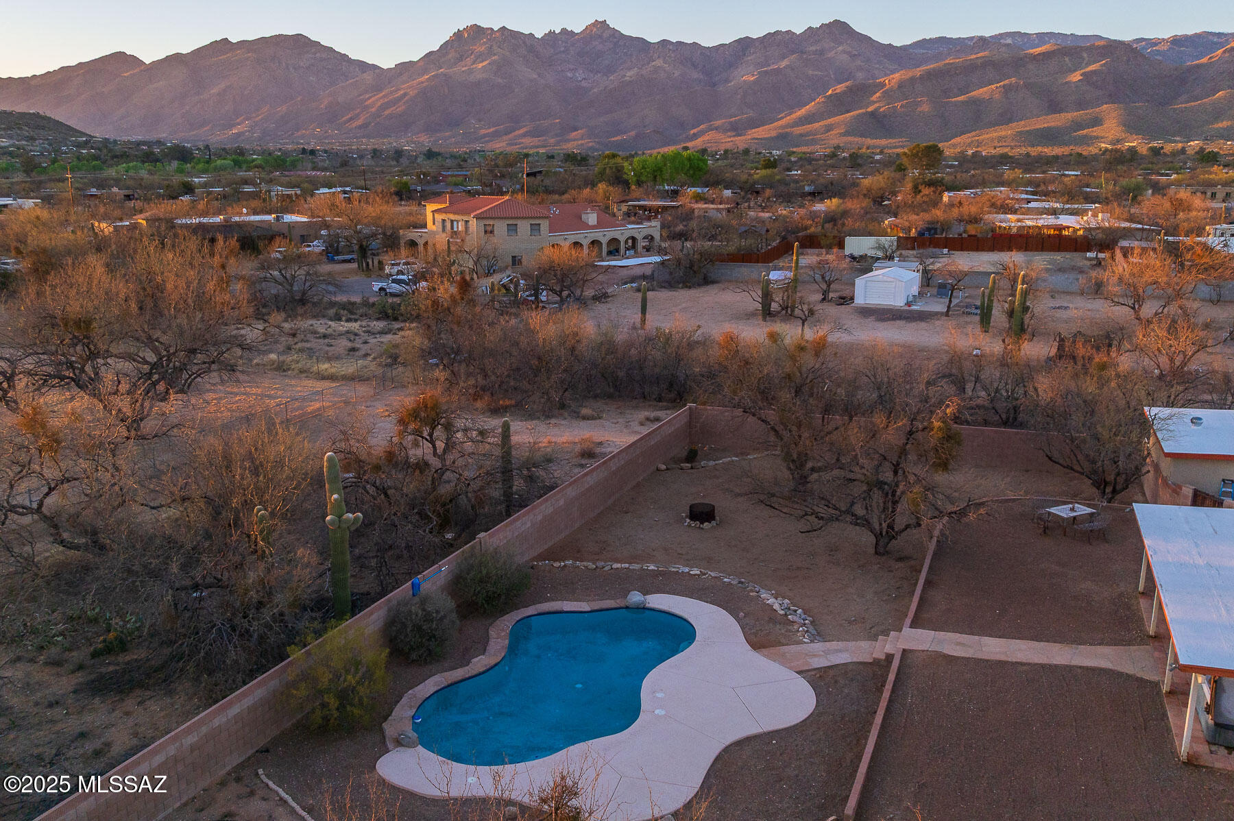 3801 N Tres Lomas Drive