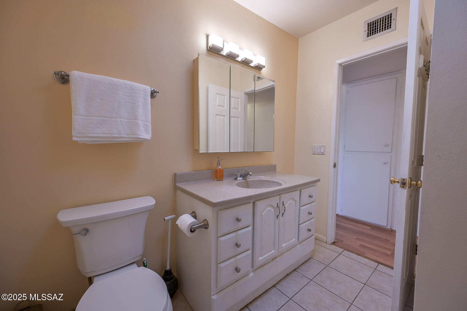 3801 N Tres Lomas Drive