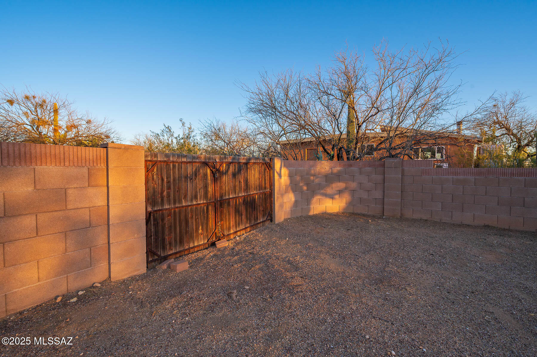 3801 N Tres Lomas Drive