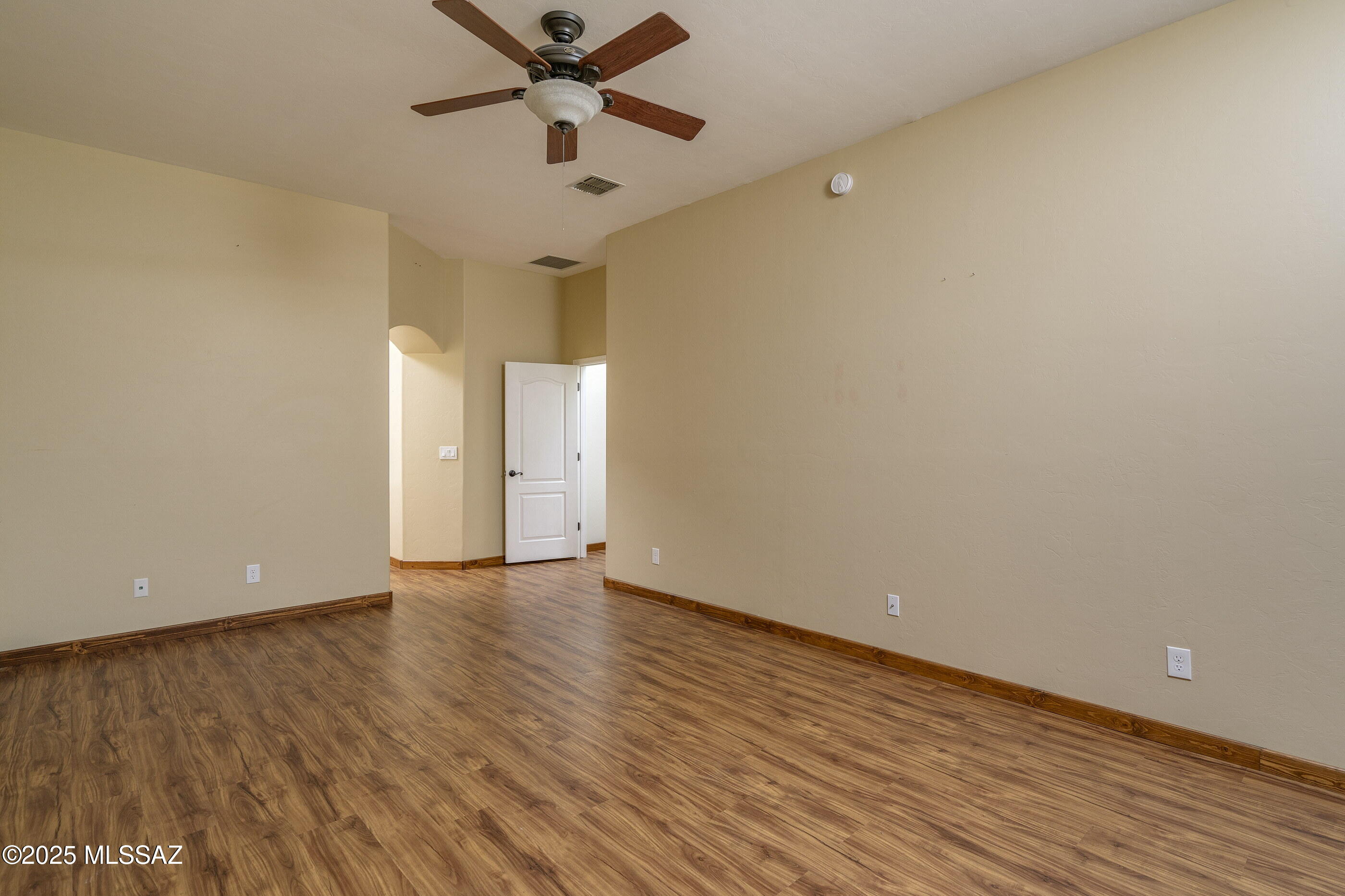 8479 N Sunny Rock Ridge Drive