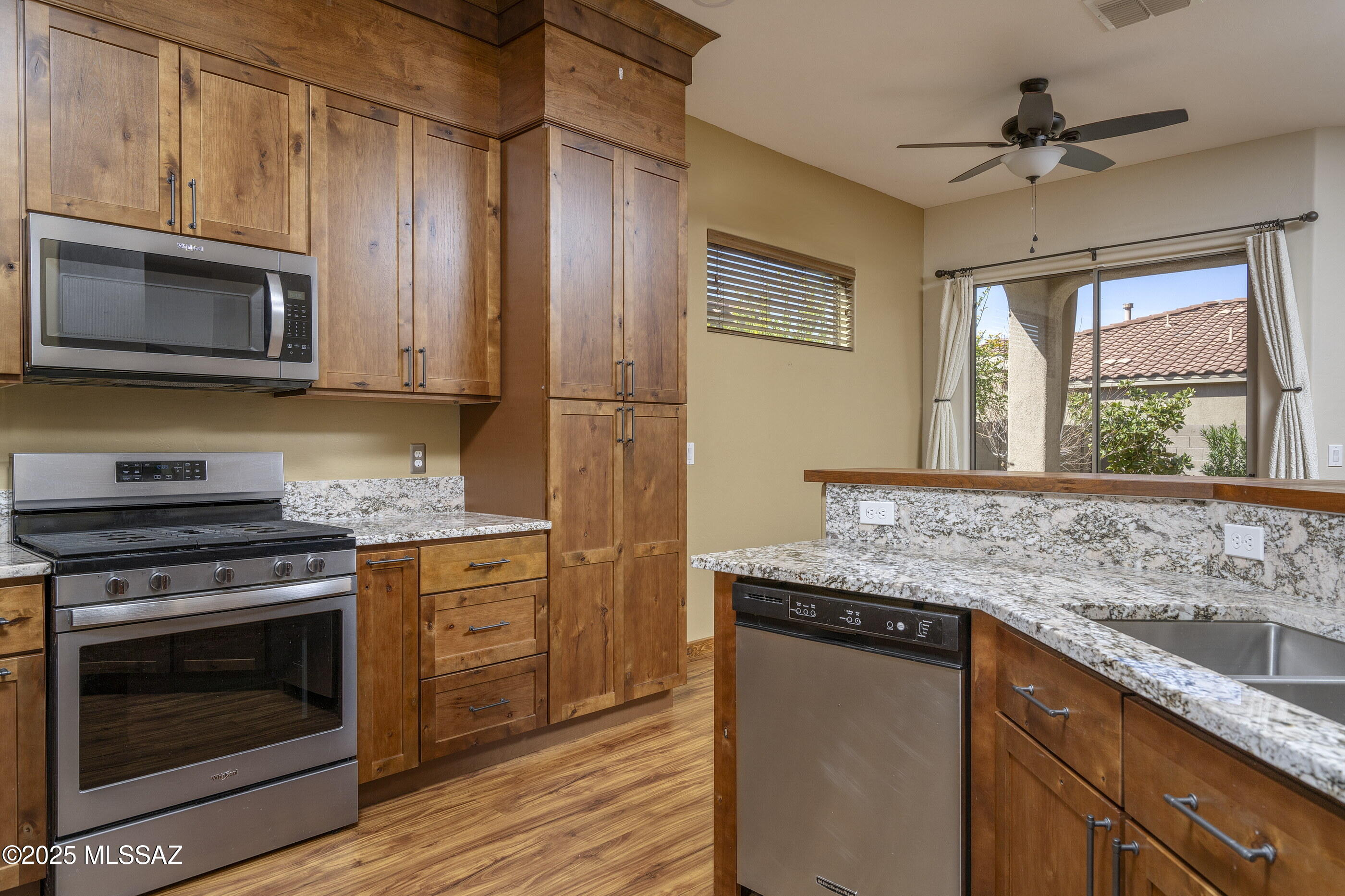 8479 N Sunny Rock Ridge Drive