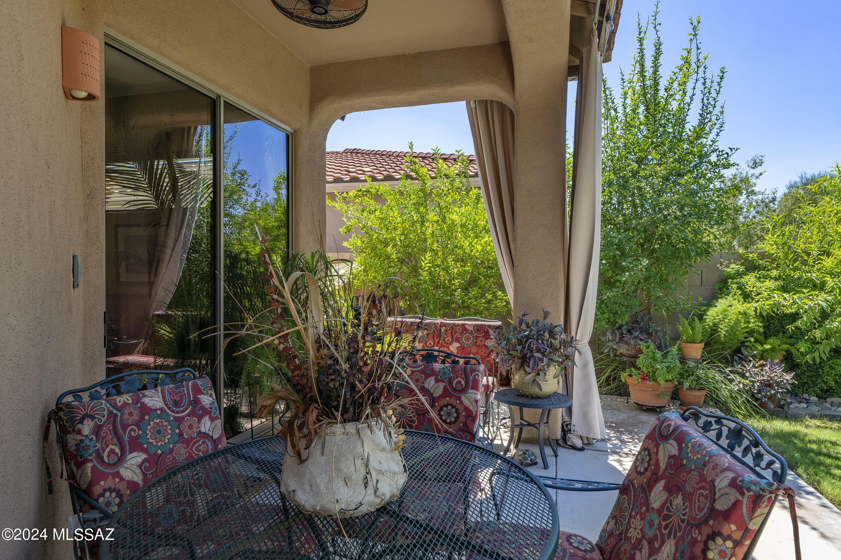 8479 N Sunny Rock Ridge Drive