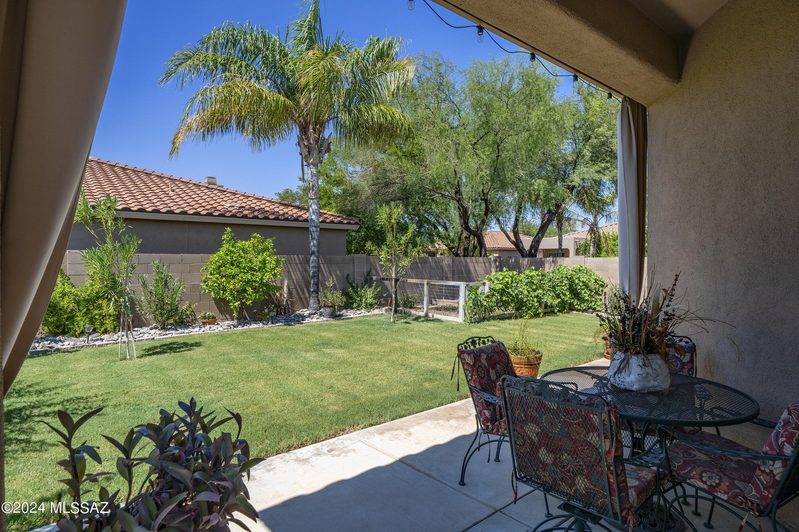 8479 N Sunny Rock Ridge Drive