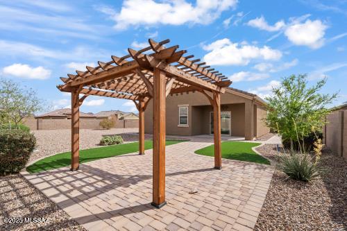 9216 W Trotting Wolf Trail