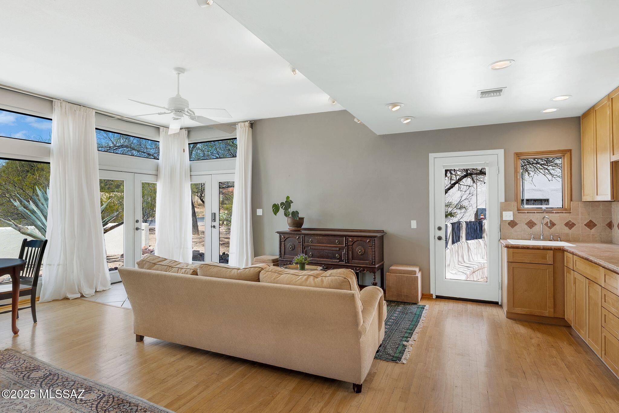 8201 E Big Horn Trail