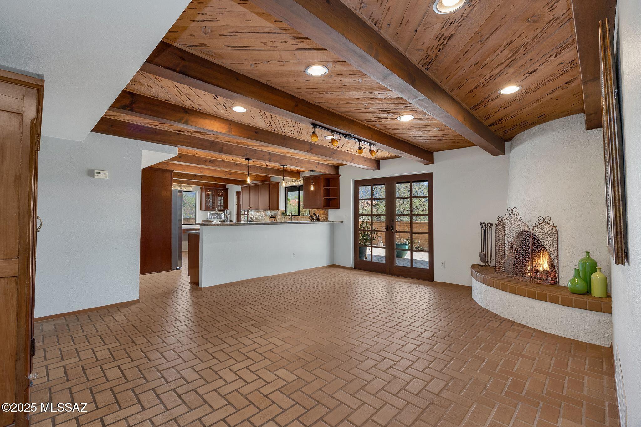 8201 E Big Horn Trail