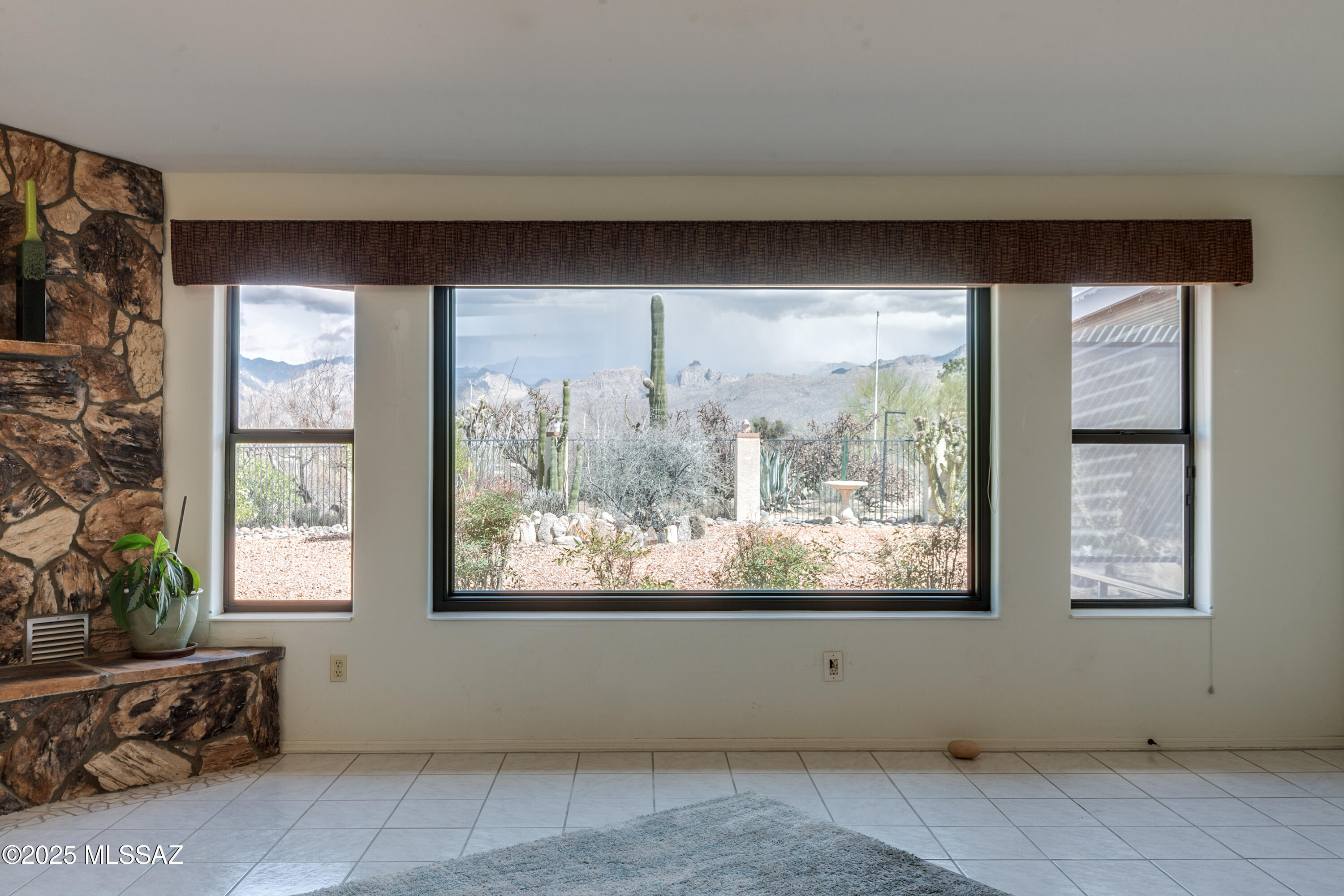 10200 E Hawk Hill Lane