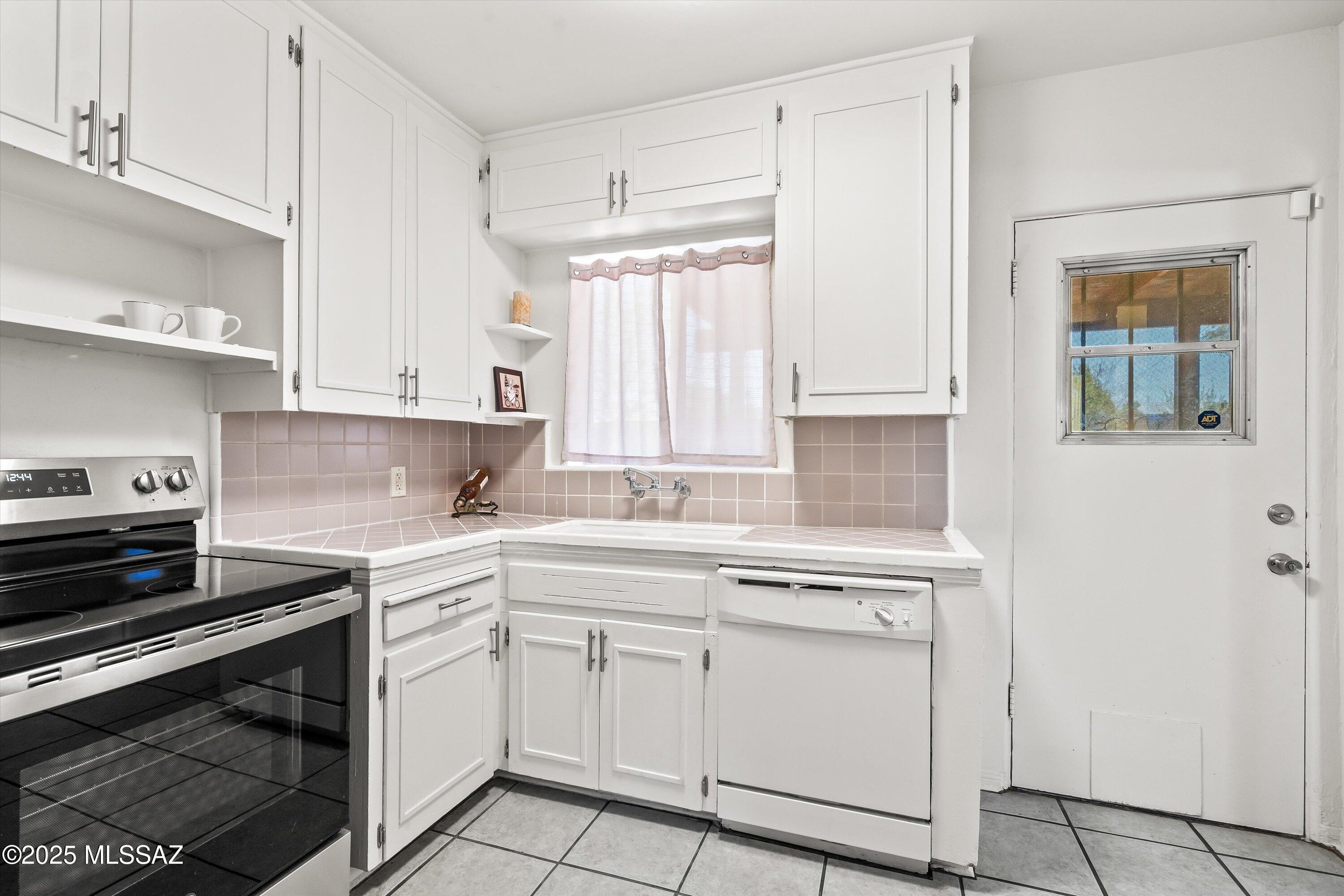 4814 E Bellevue Street