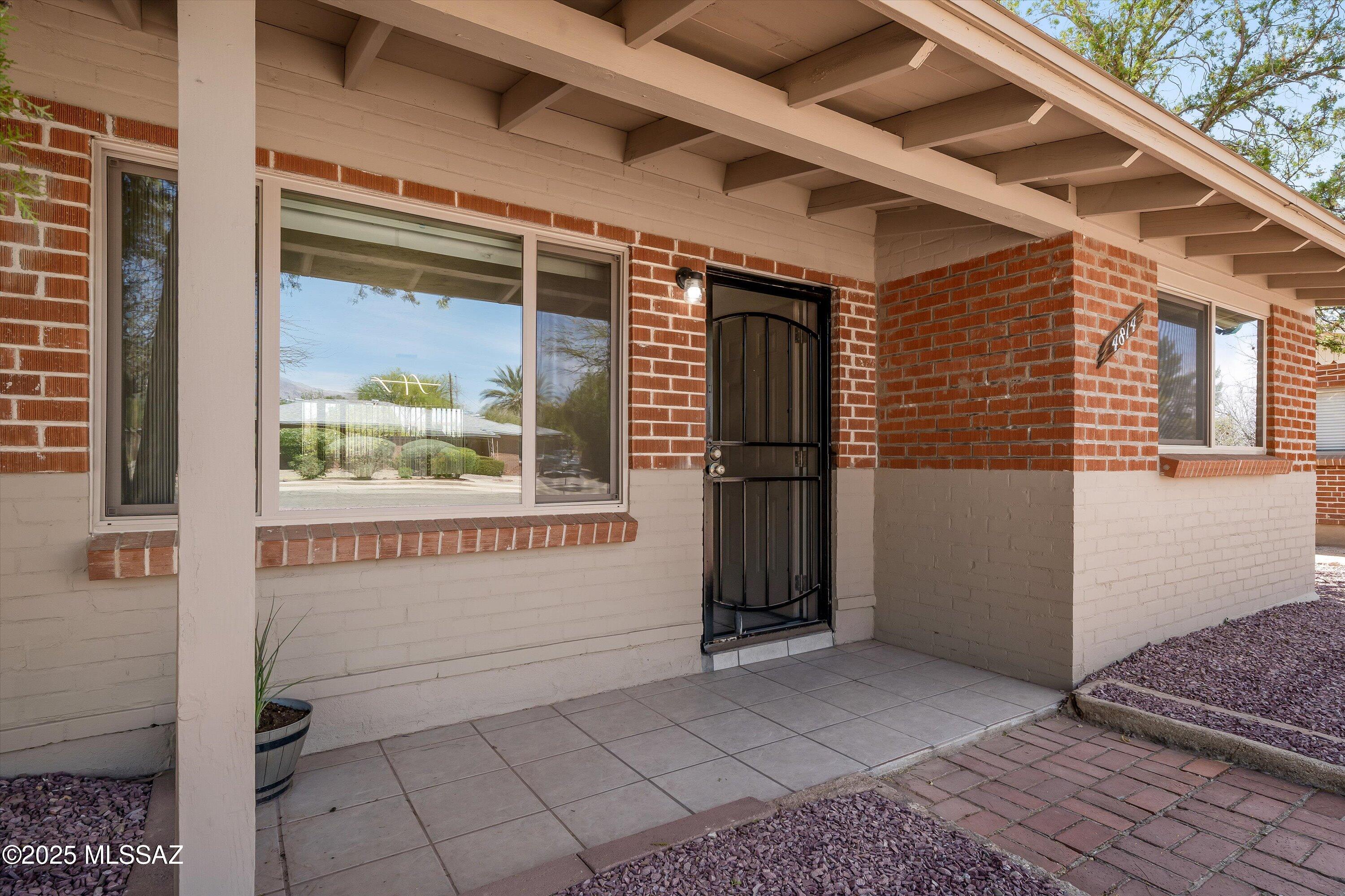 4814 E Bellevue Street