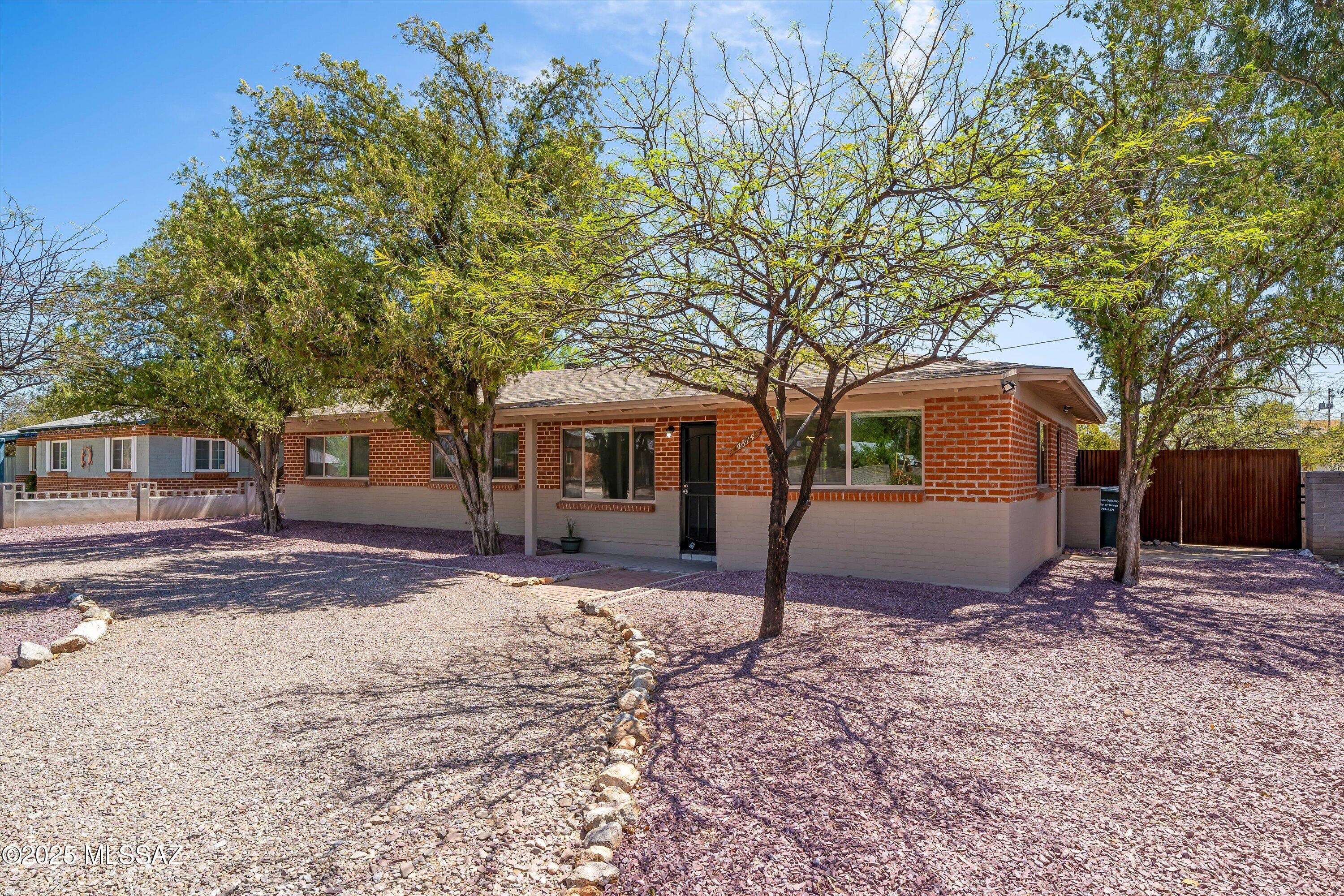 4814 E Bellevue Street