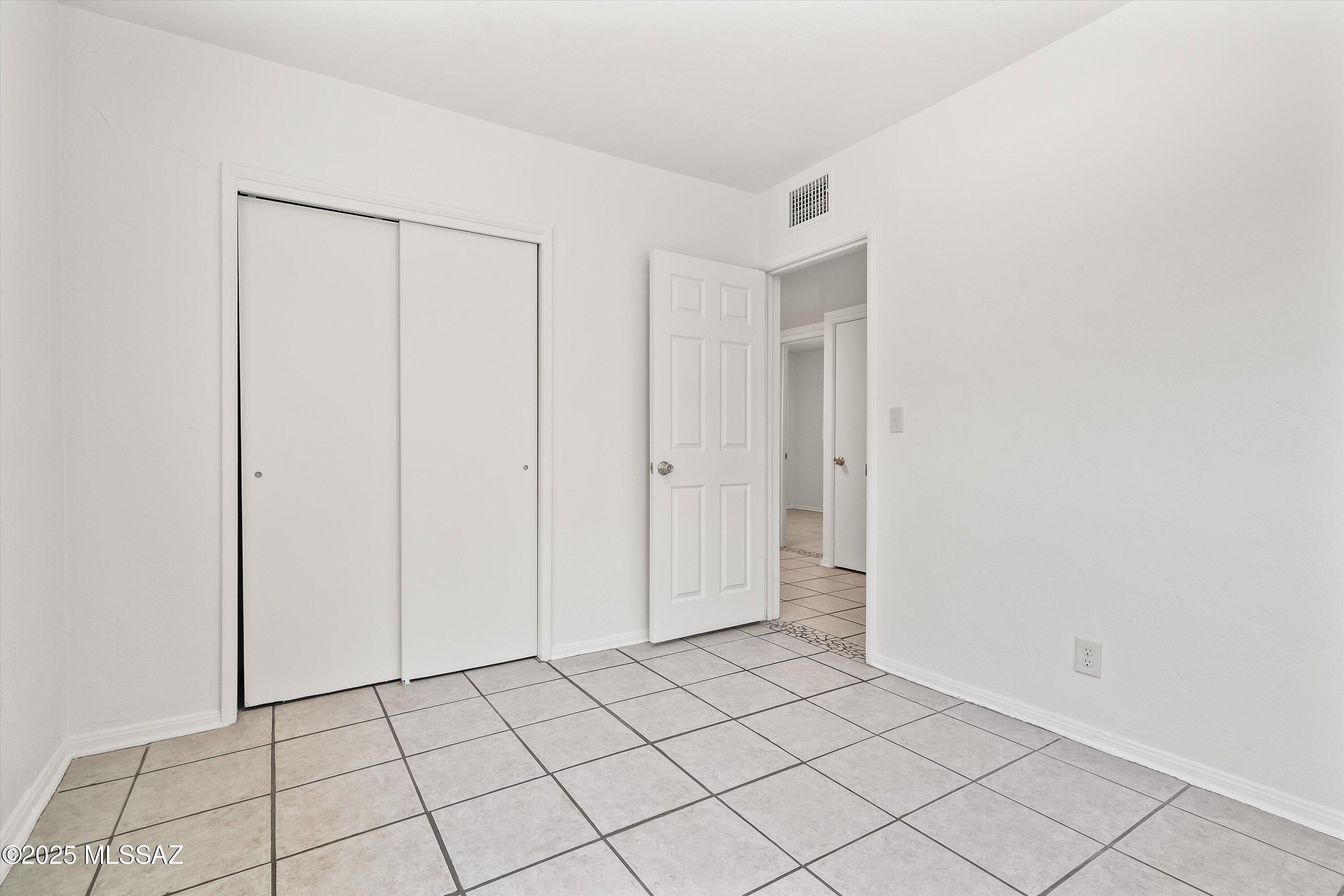 4814 E Bellevue Street