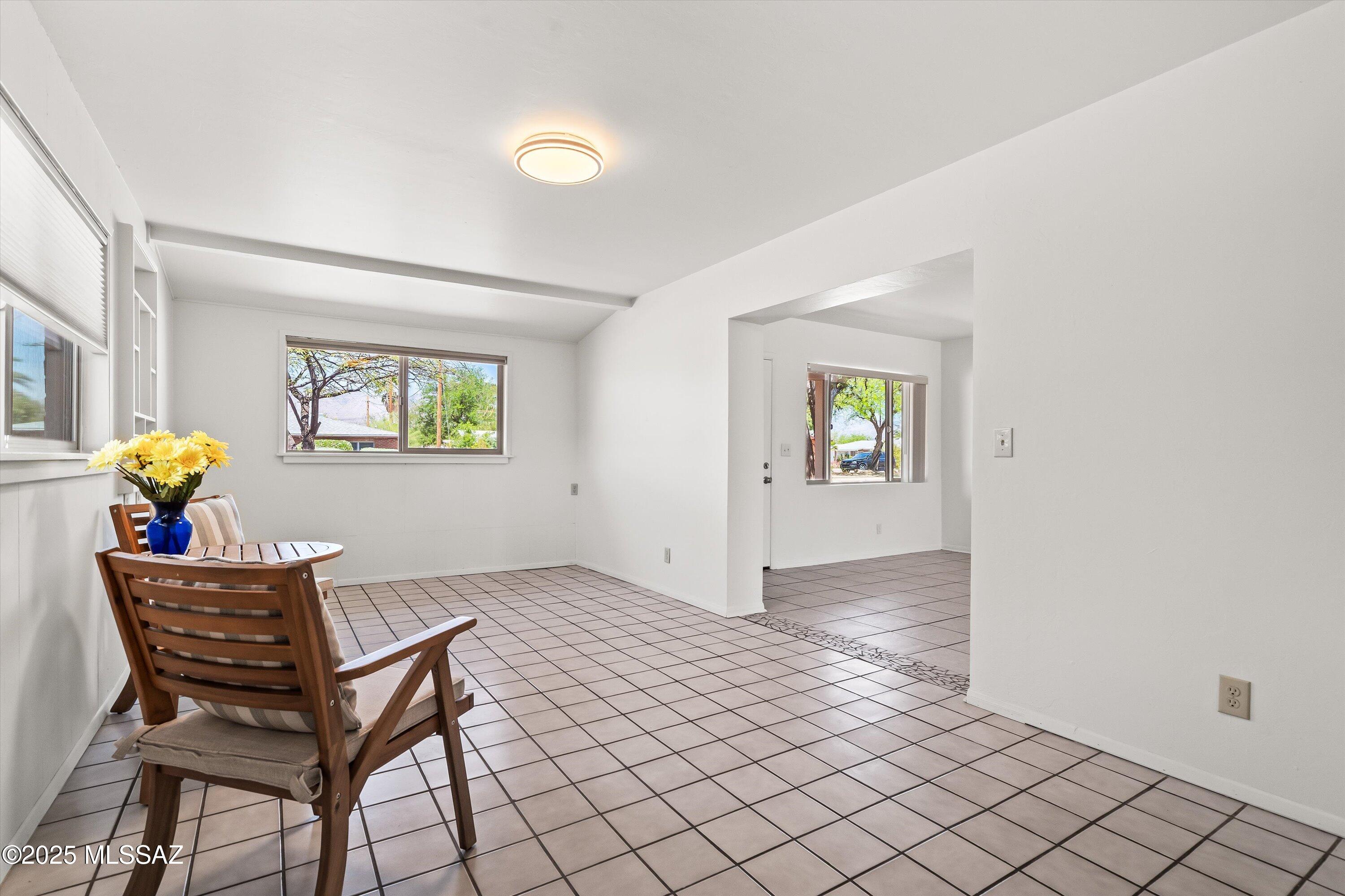 4814 E Bellevue Street