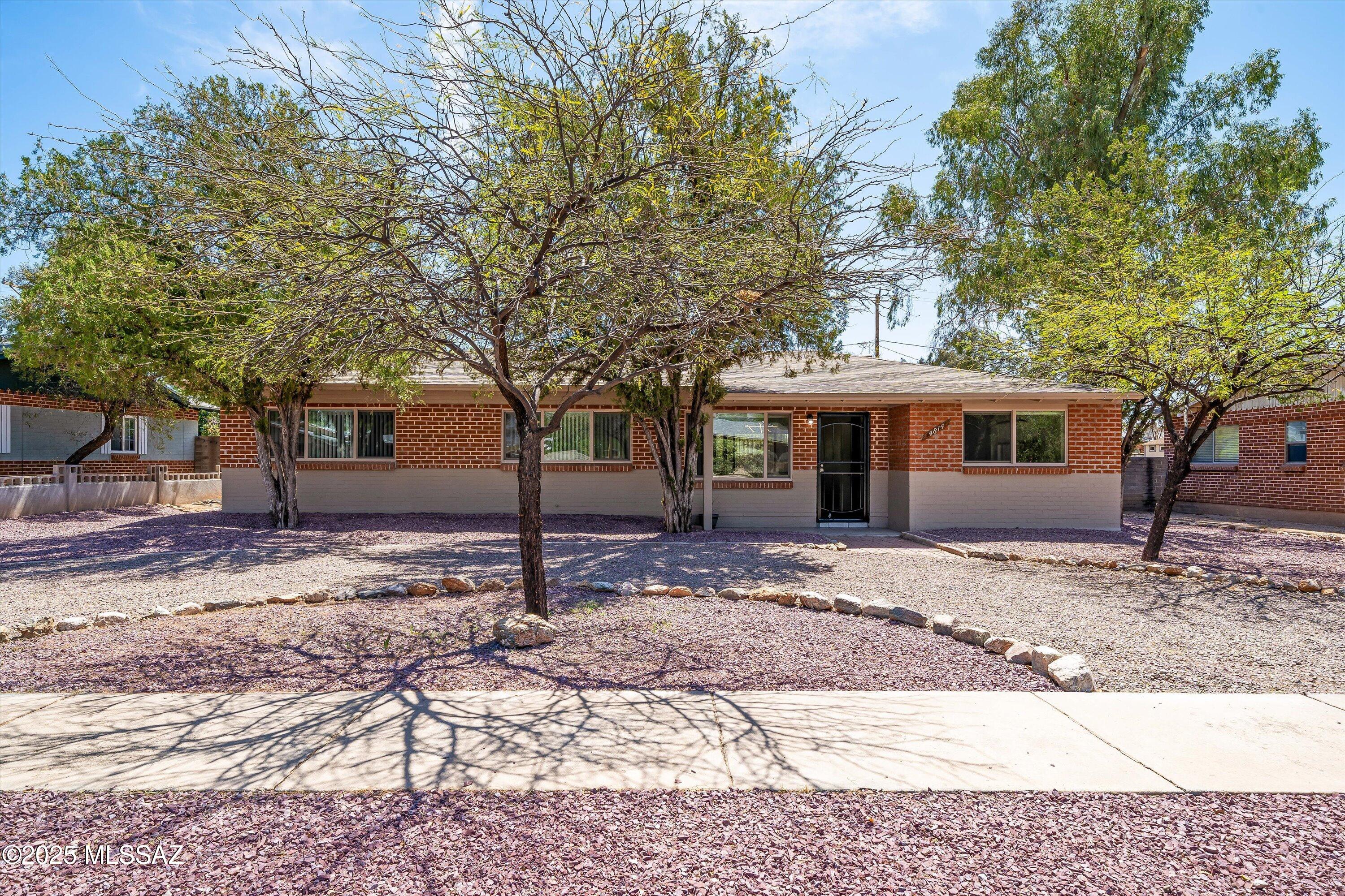 4814 E Bellevue Street