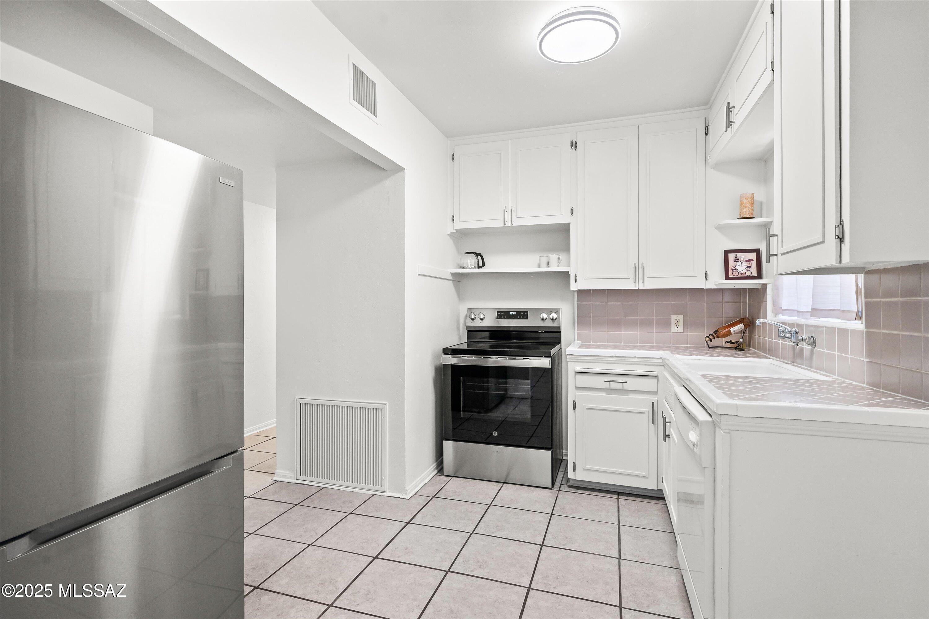 4814 E Bellevue Street