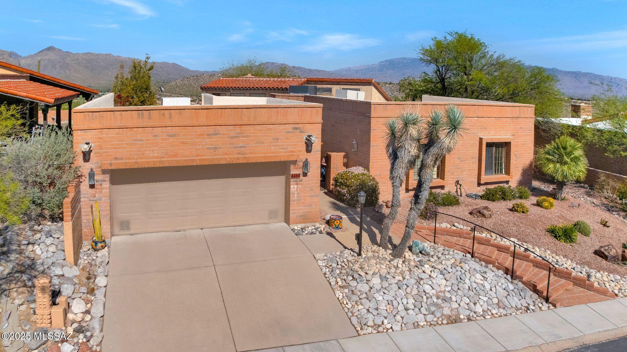 4460 N Trocha Alegre