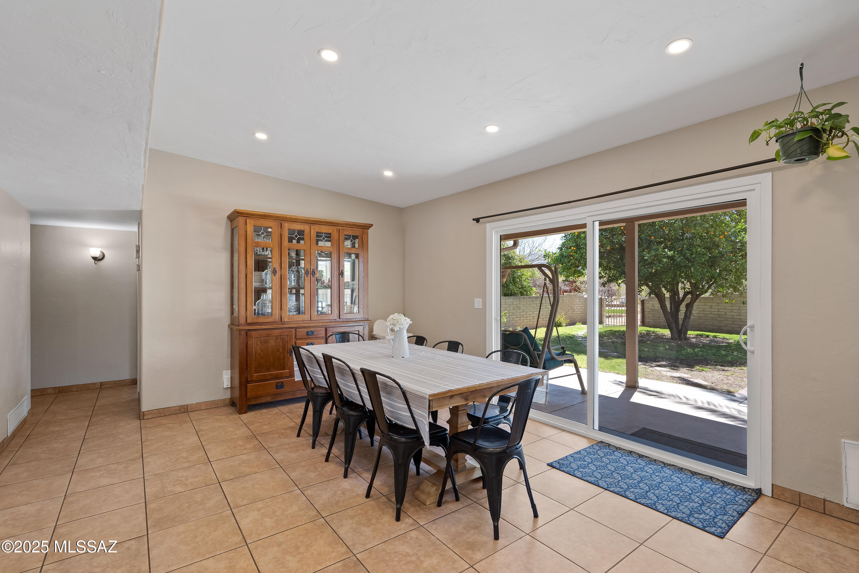 1821 S Carthage Place