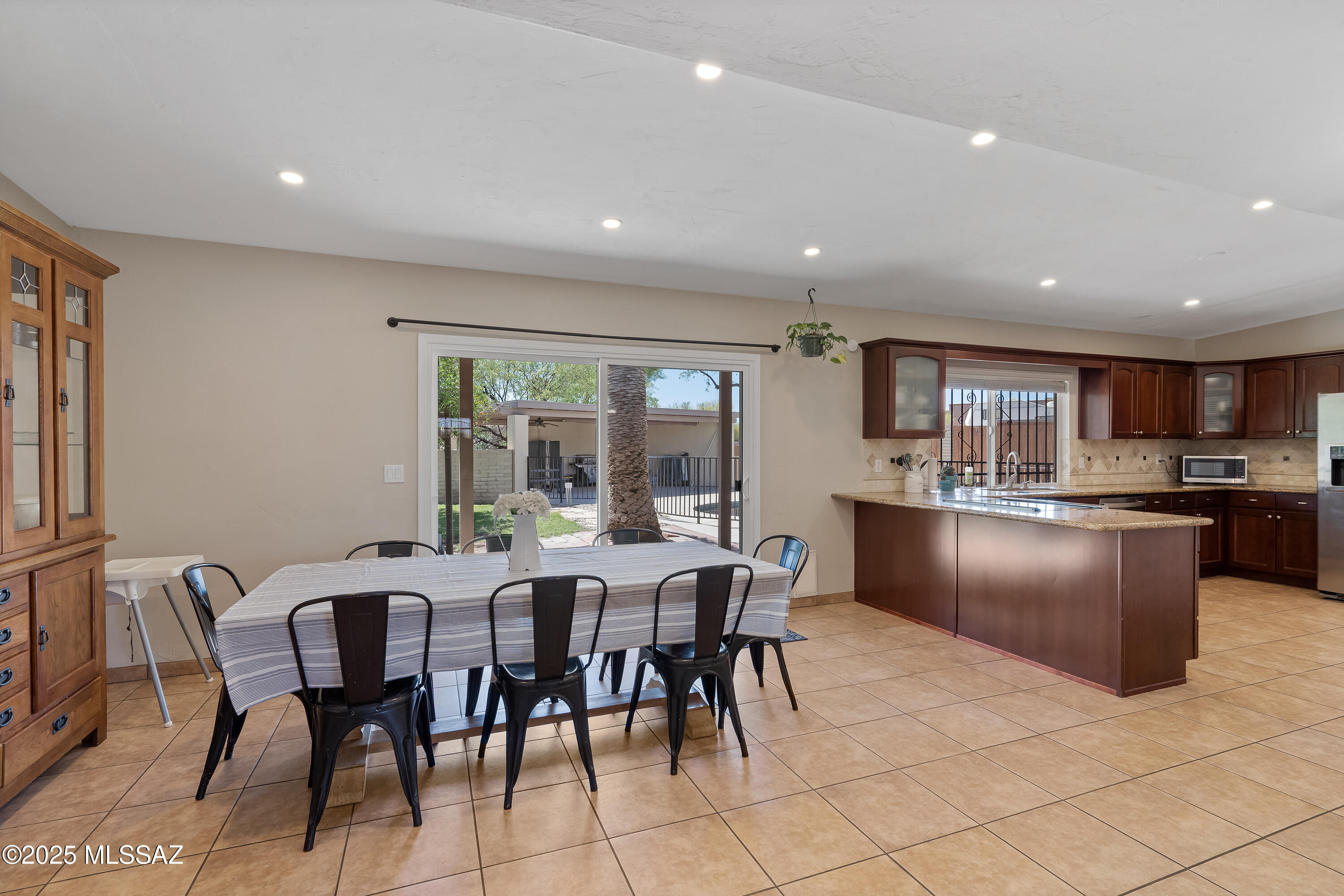 1821 S Carthage Place