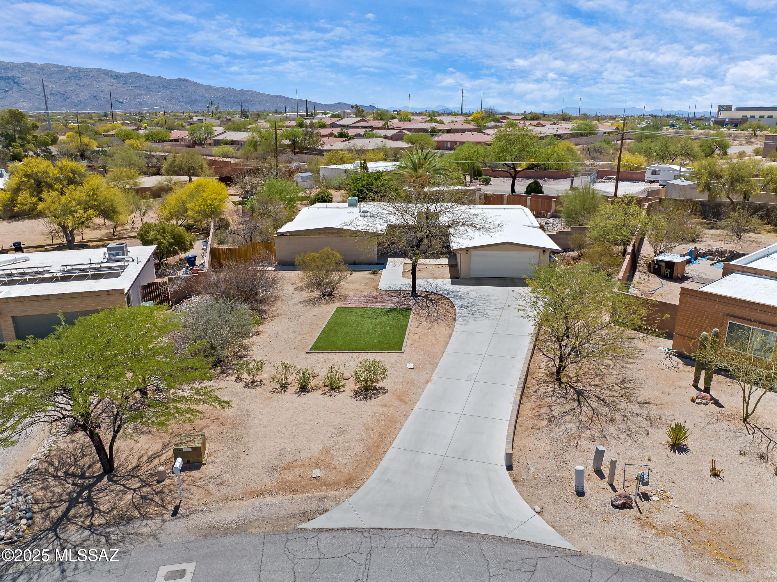 1821 S Carthage Place