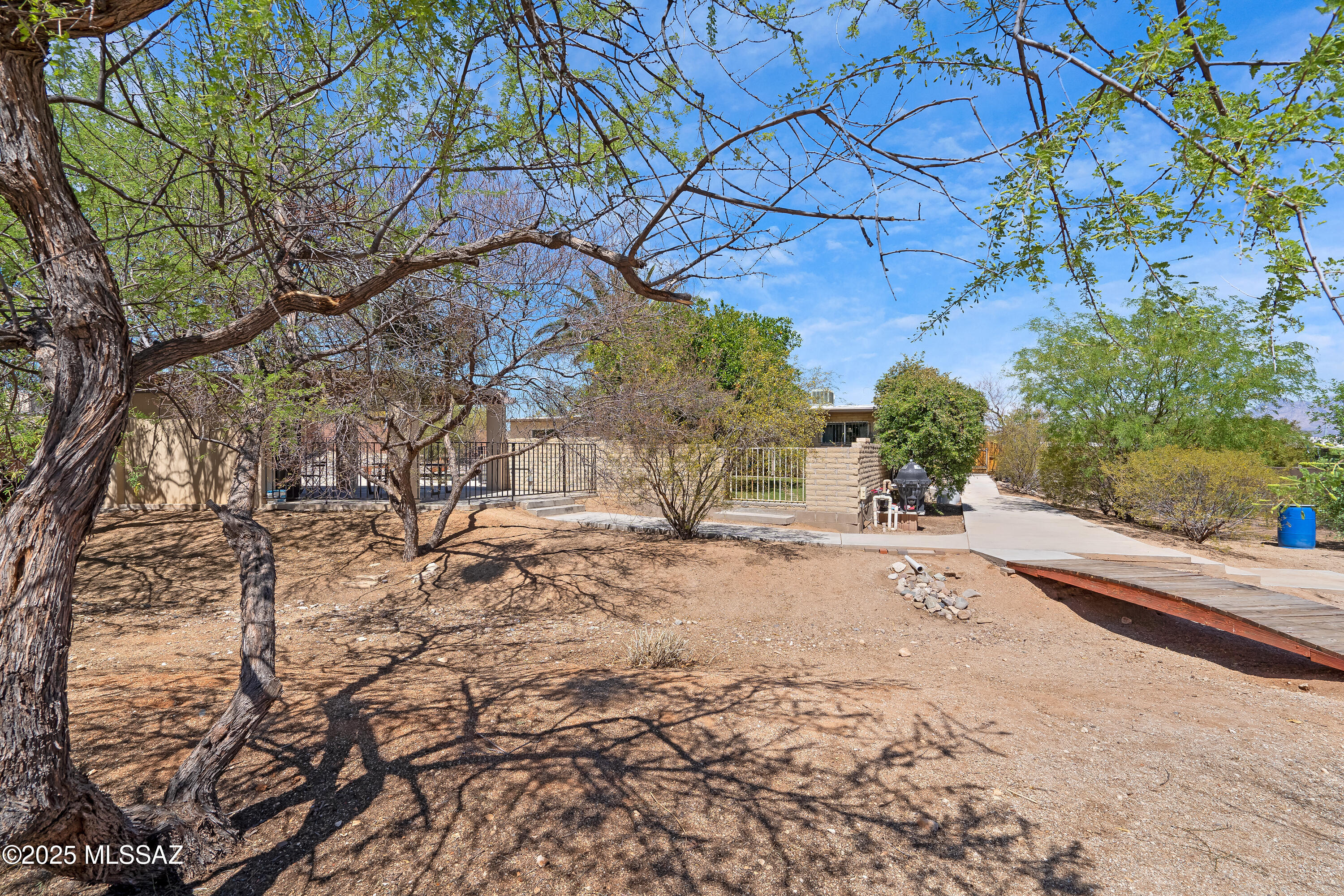 1821 S Carthage Place