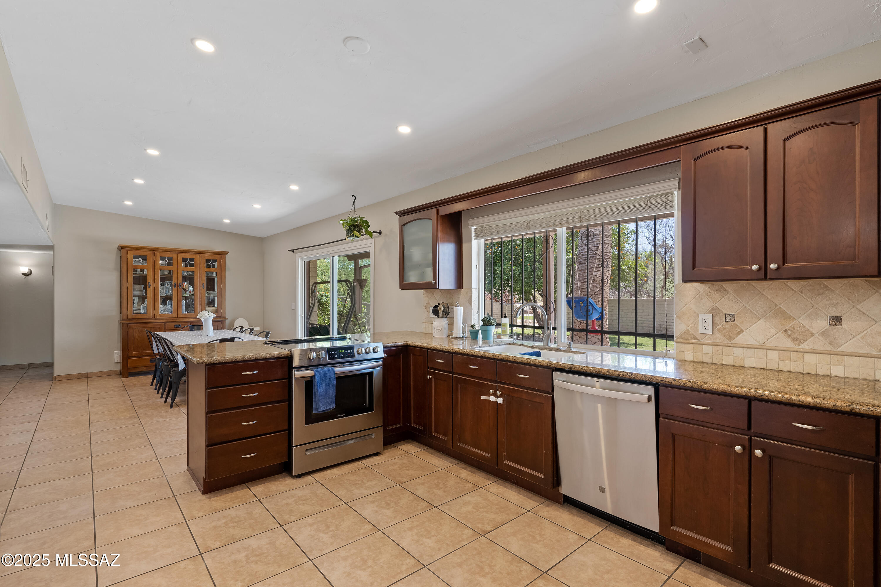 1821 S Carthage Place