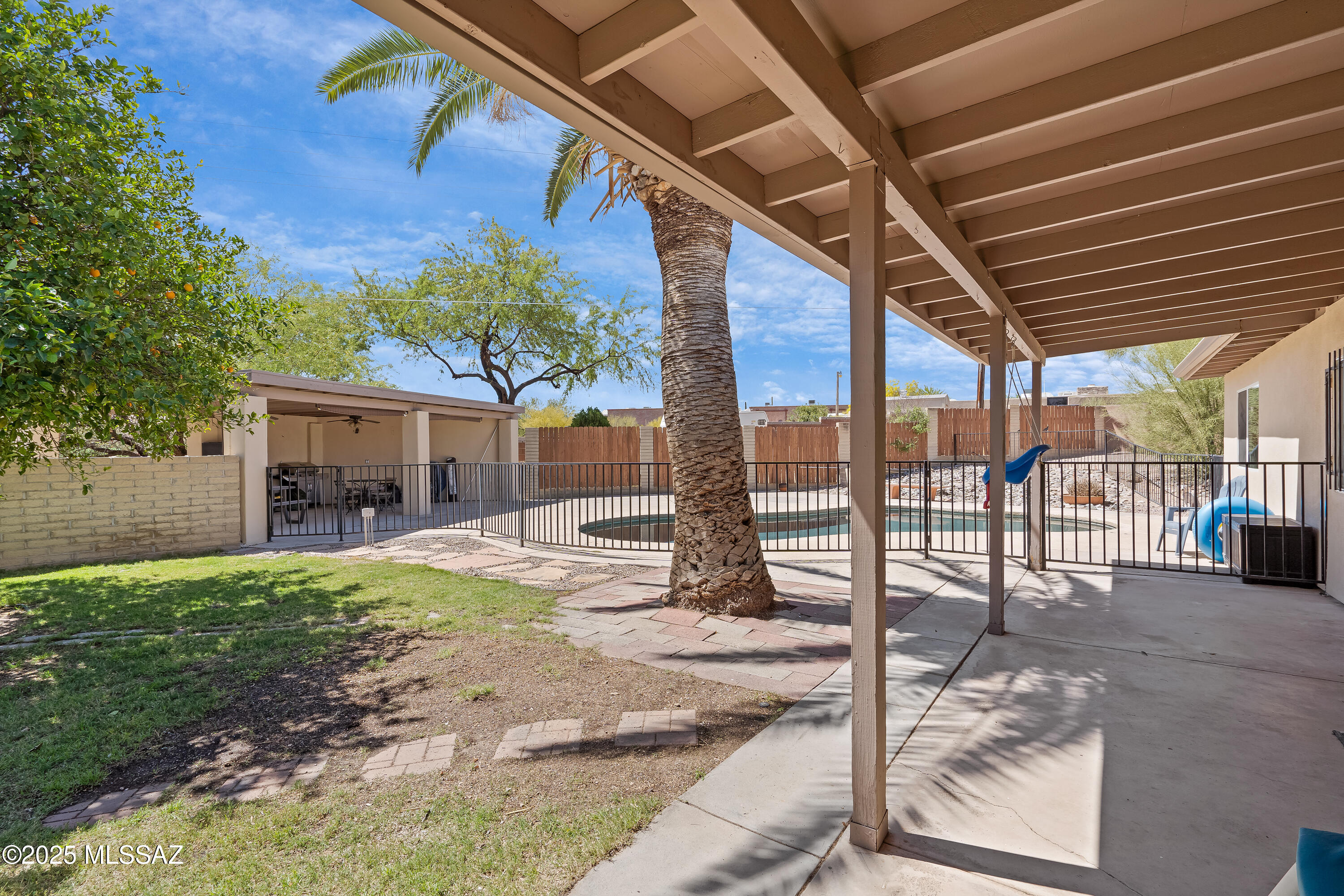 1821 S Carthage Place