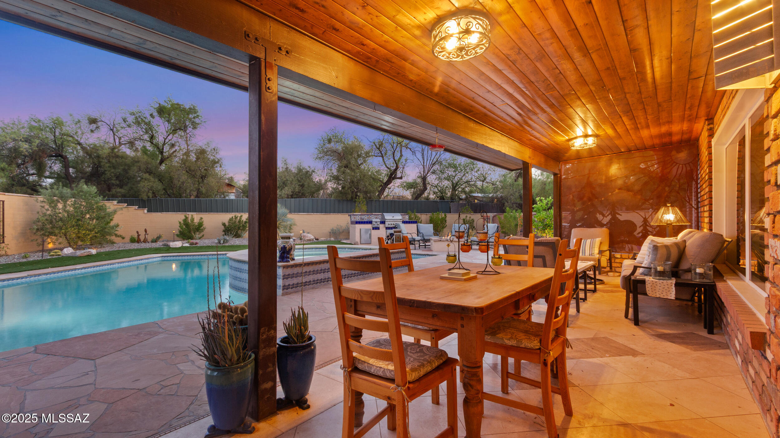 6835 E Calle Luciente