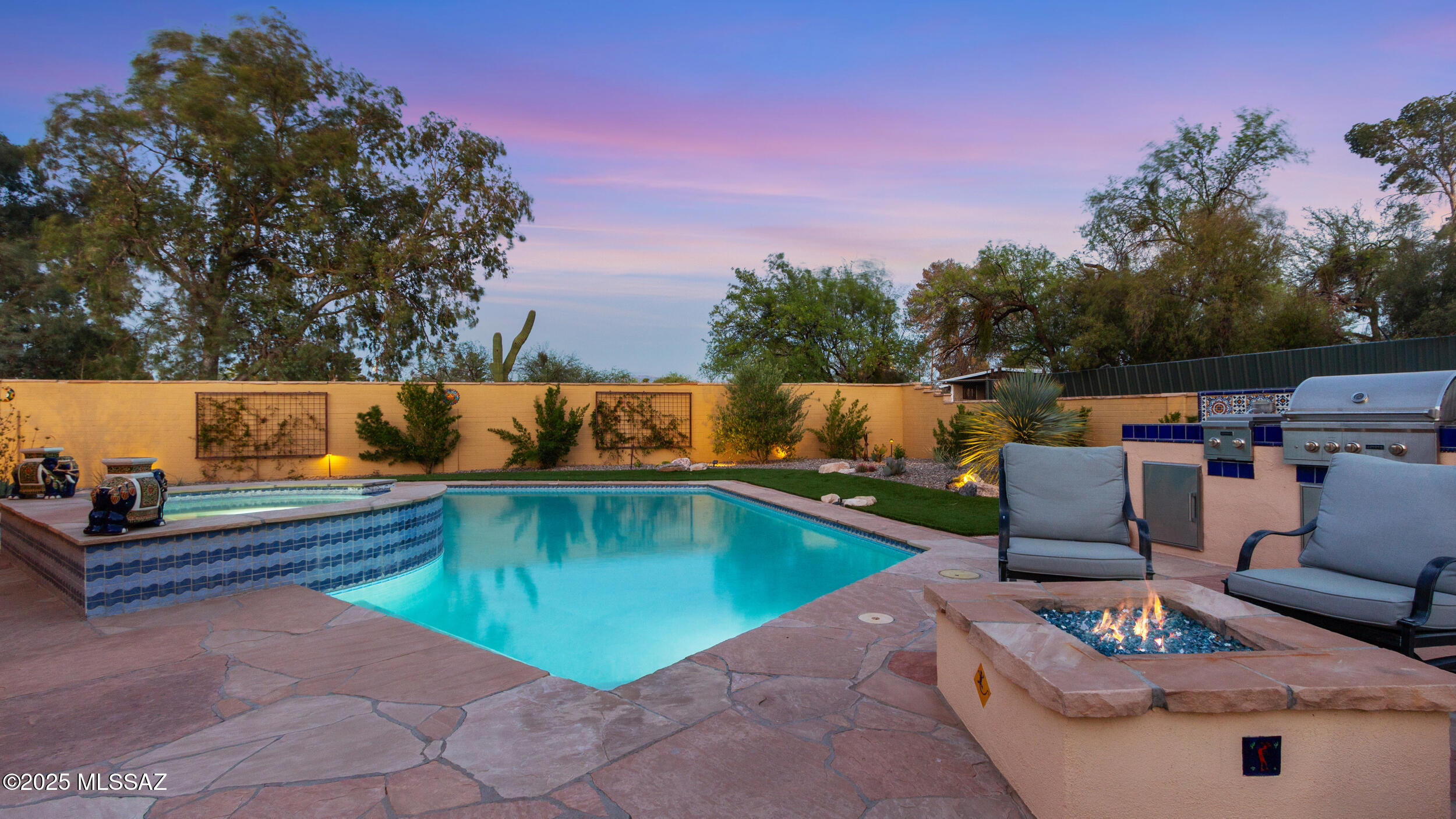 6835 E Calle Luciente