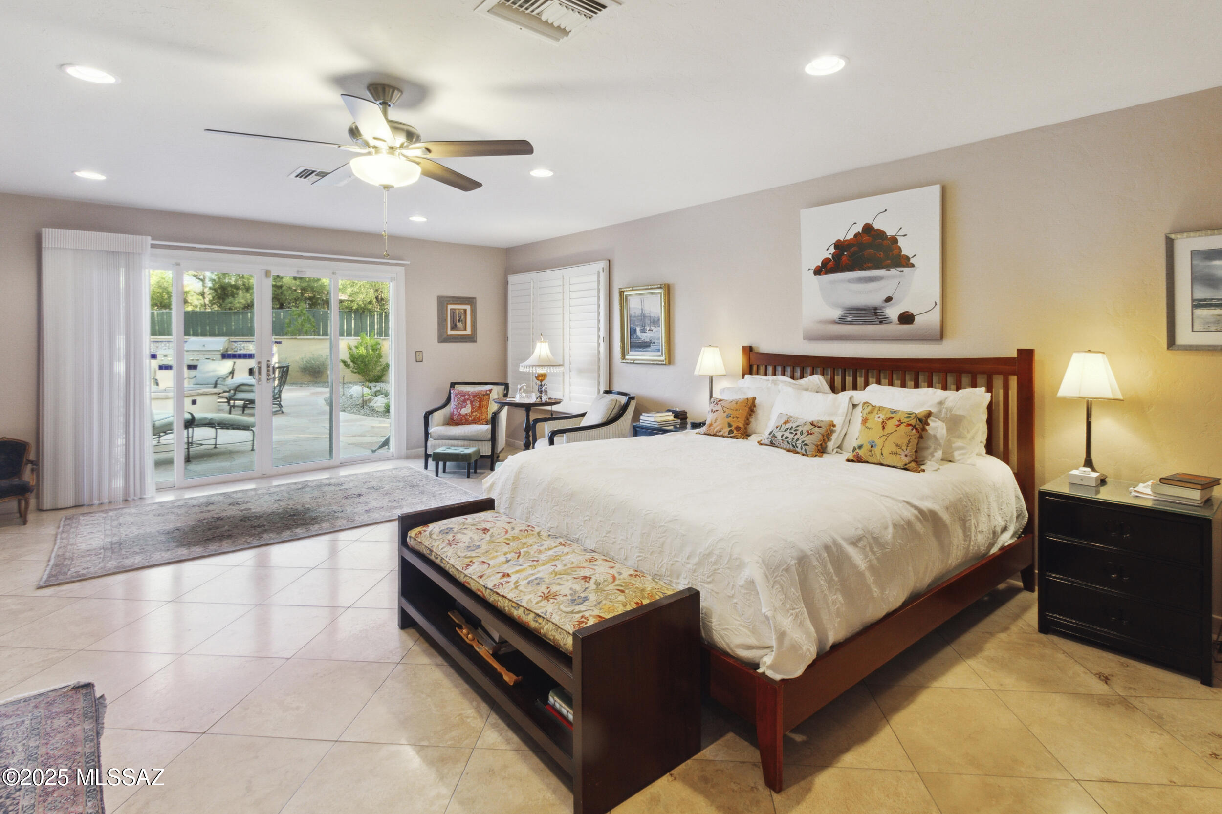 6835 E Calle Luciente