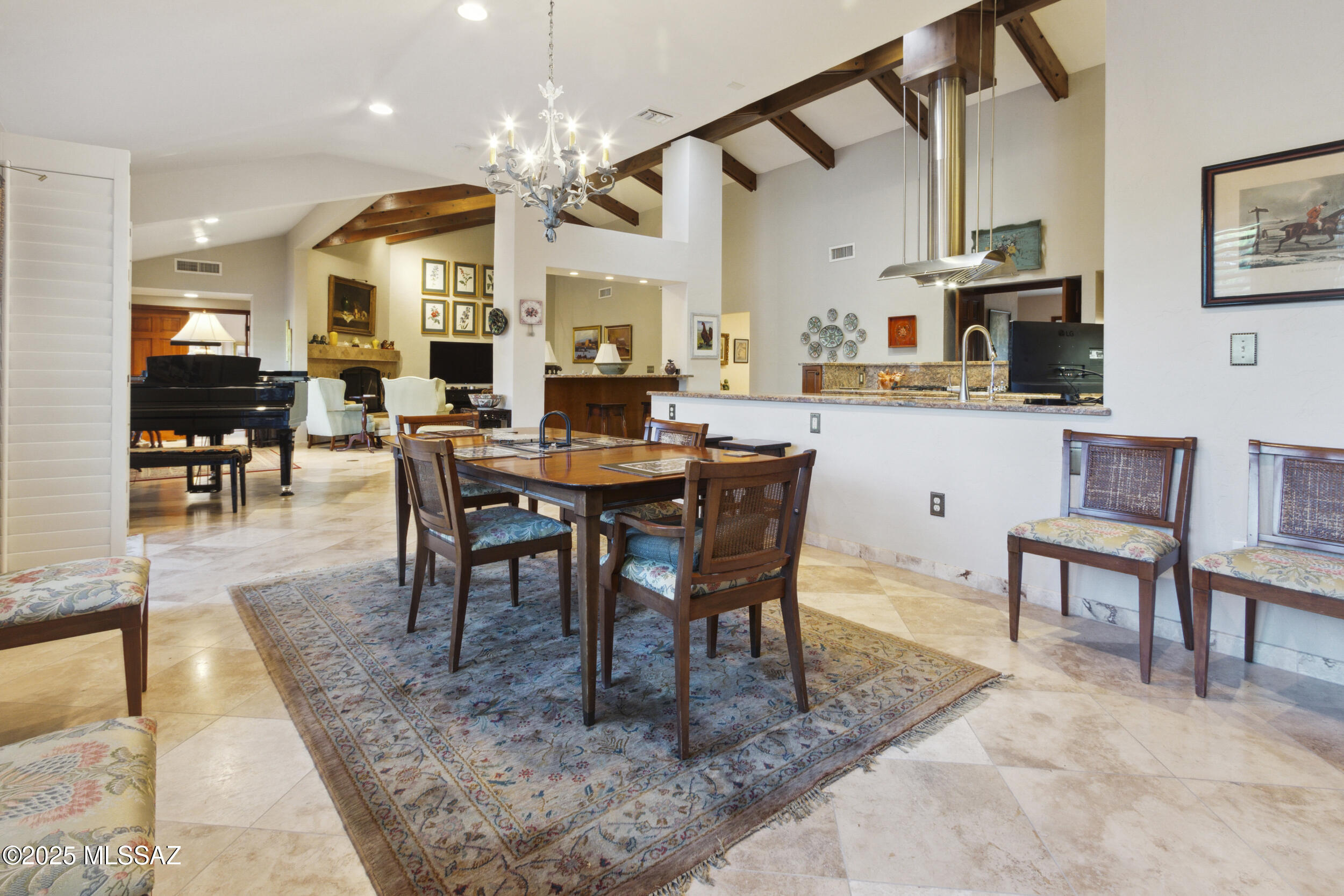 6835 E Calle Luciente