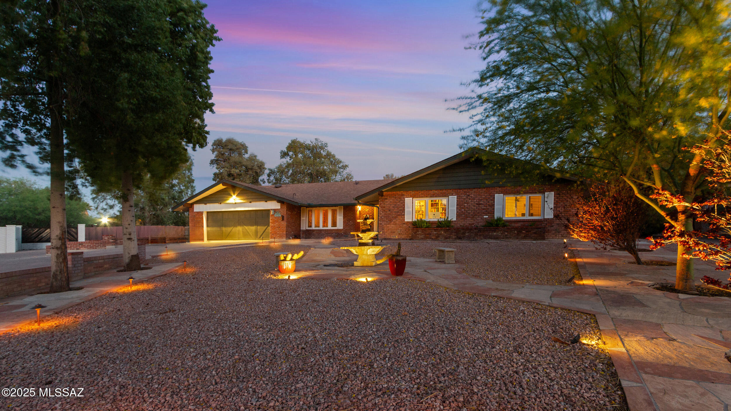 6835 E Calle Luciente