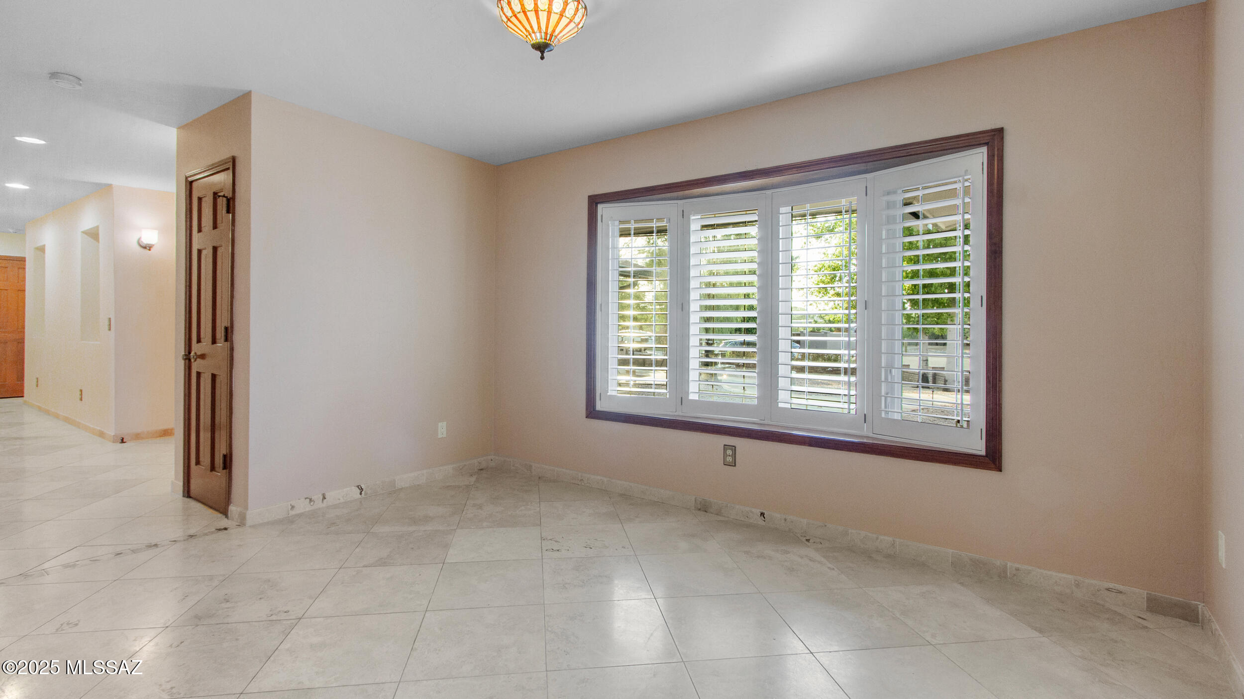 6835 E Calle Luciente