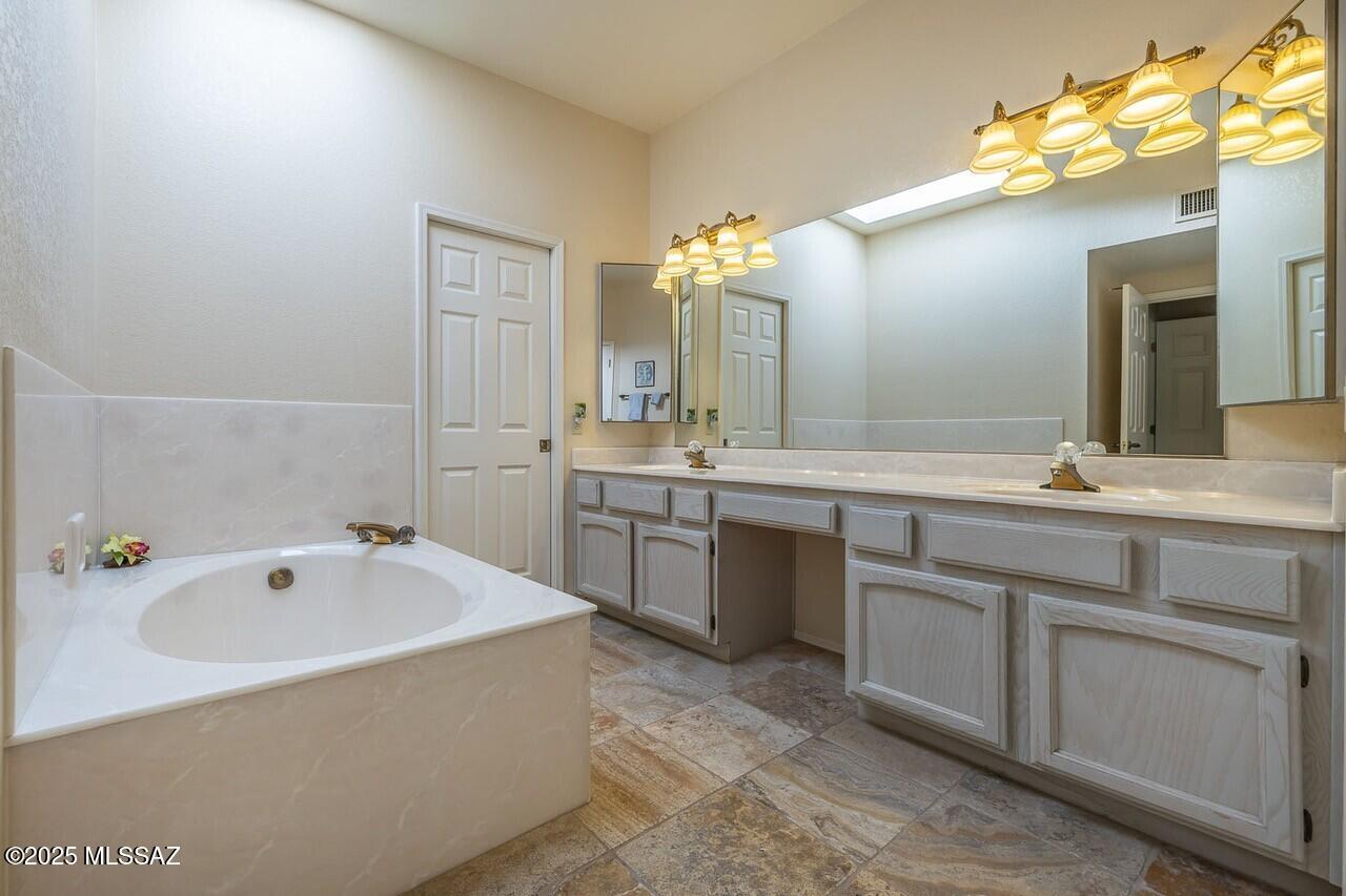 5230 N Via Velazquez