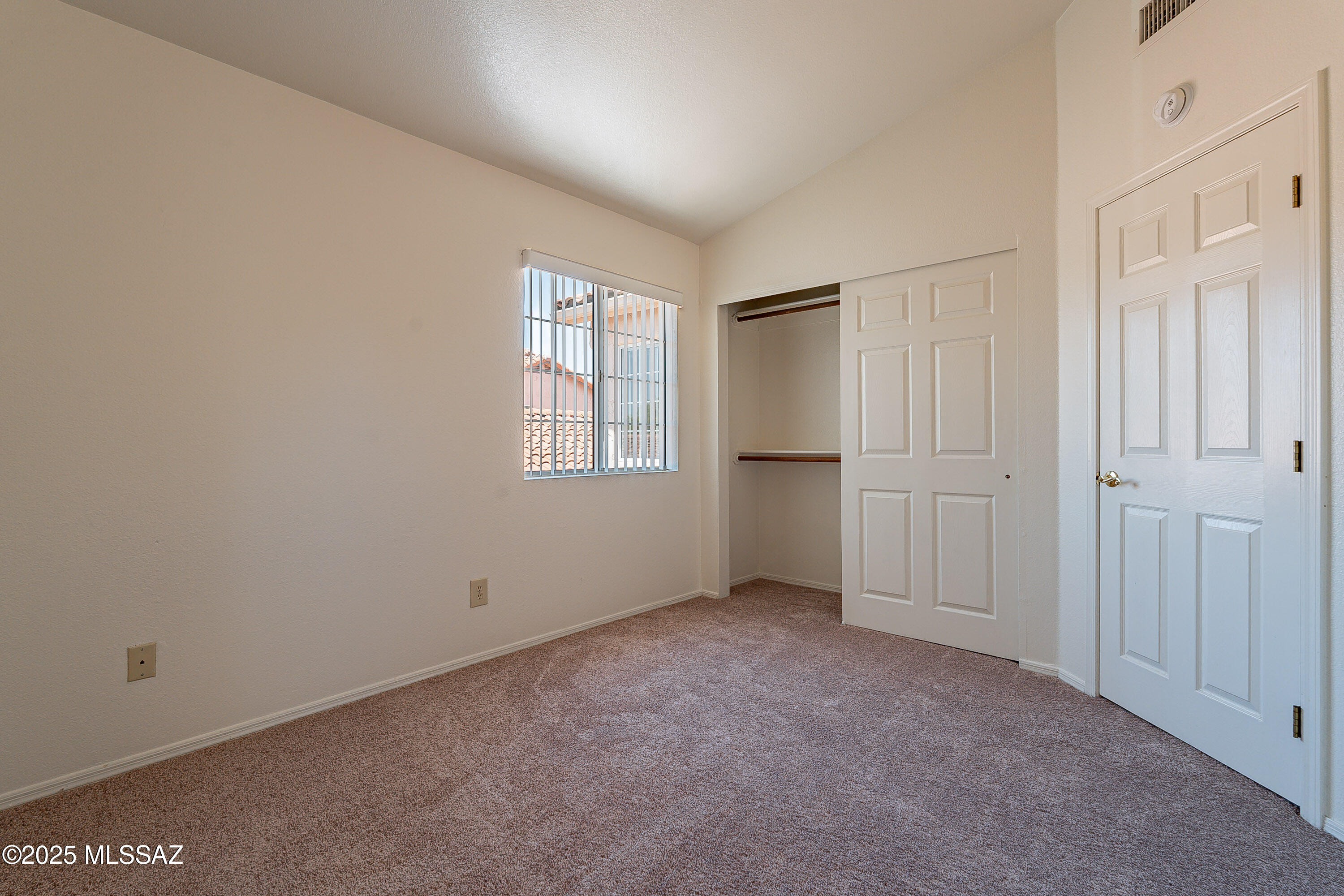 5395 N Entrada De Sabino