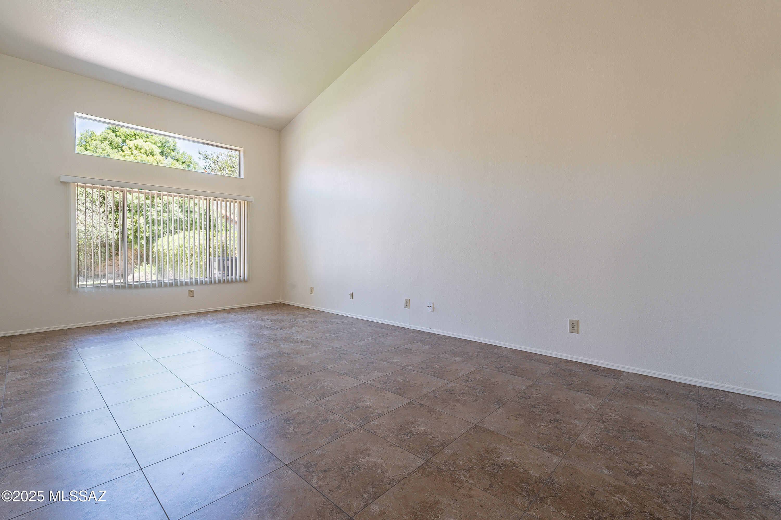 5395 N Entrada De Sabino