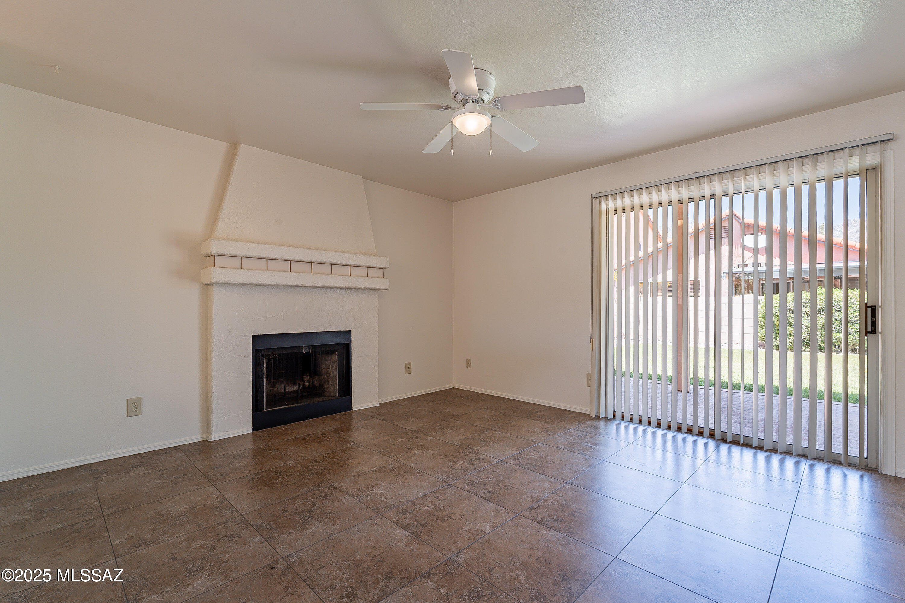 5395 N Entrada De Sabino