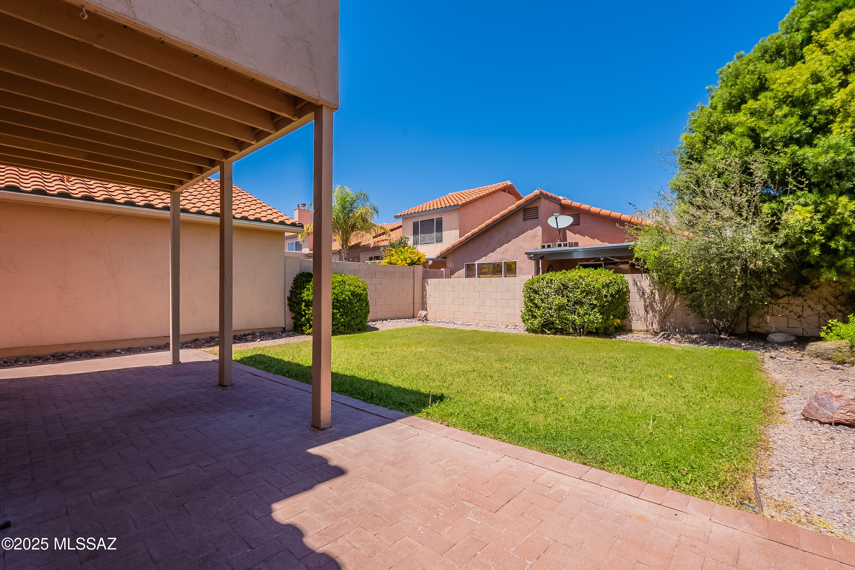 5395 N Entrada De Sabino